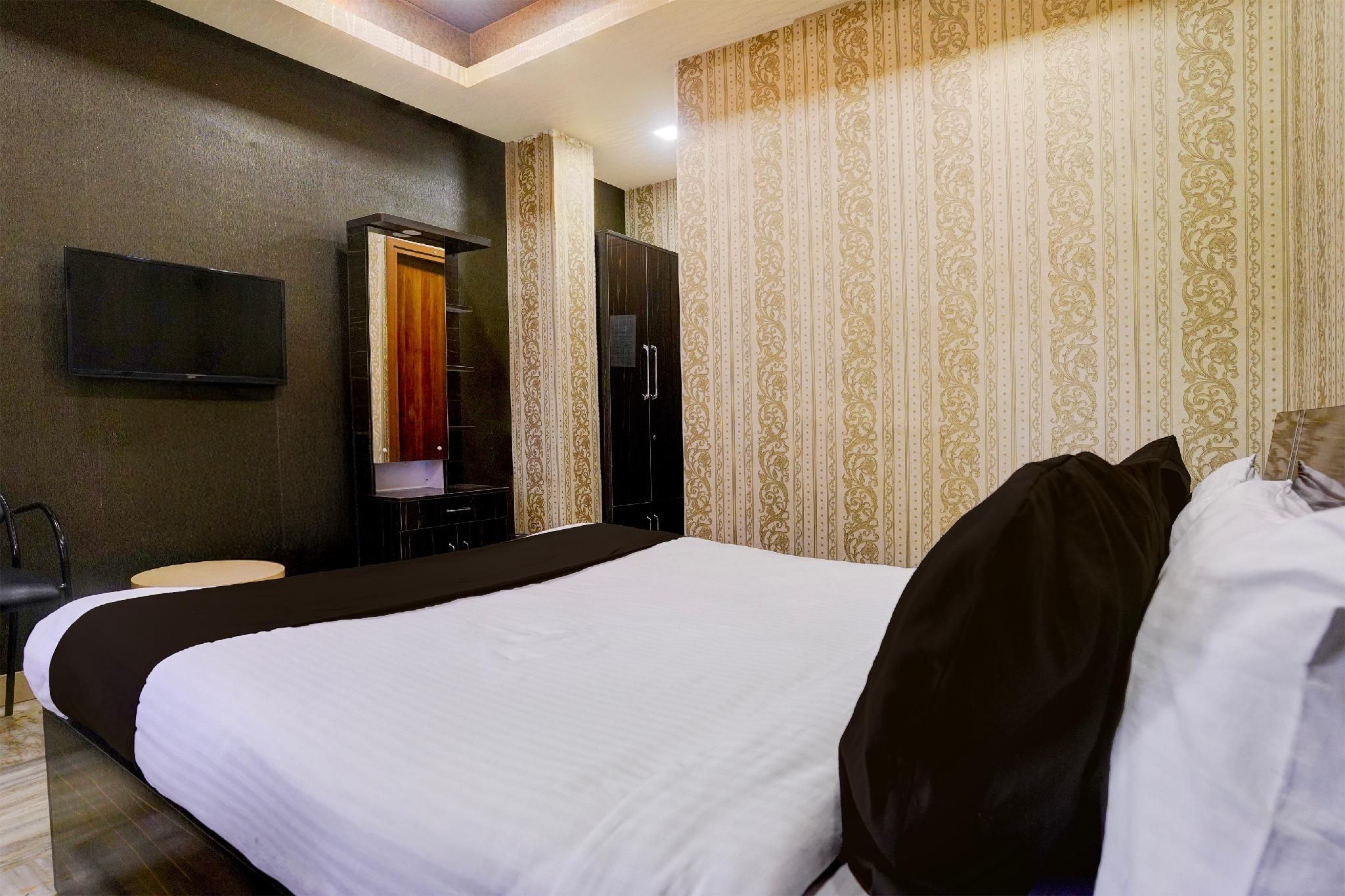 Collection O Gold Valley Formerly Misty Royale Classic Double or Twin