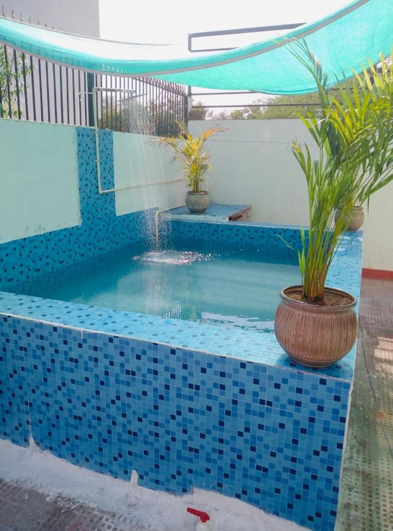 SOLANKI farms & Pool Villa Garden fully private .