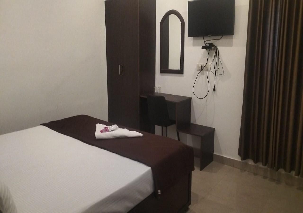 All Seasons Standard - 1 Double Bed 2