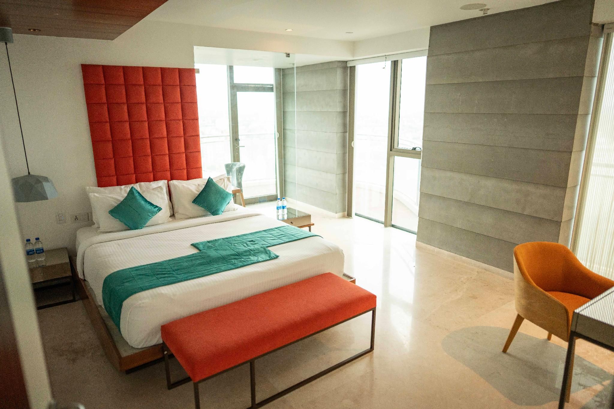 MARINE DRIVE BEACH FRONT PENTHOUSE by NIOTEL Grand Sea View Family Room 2