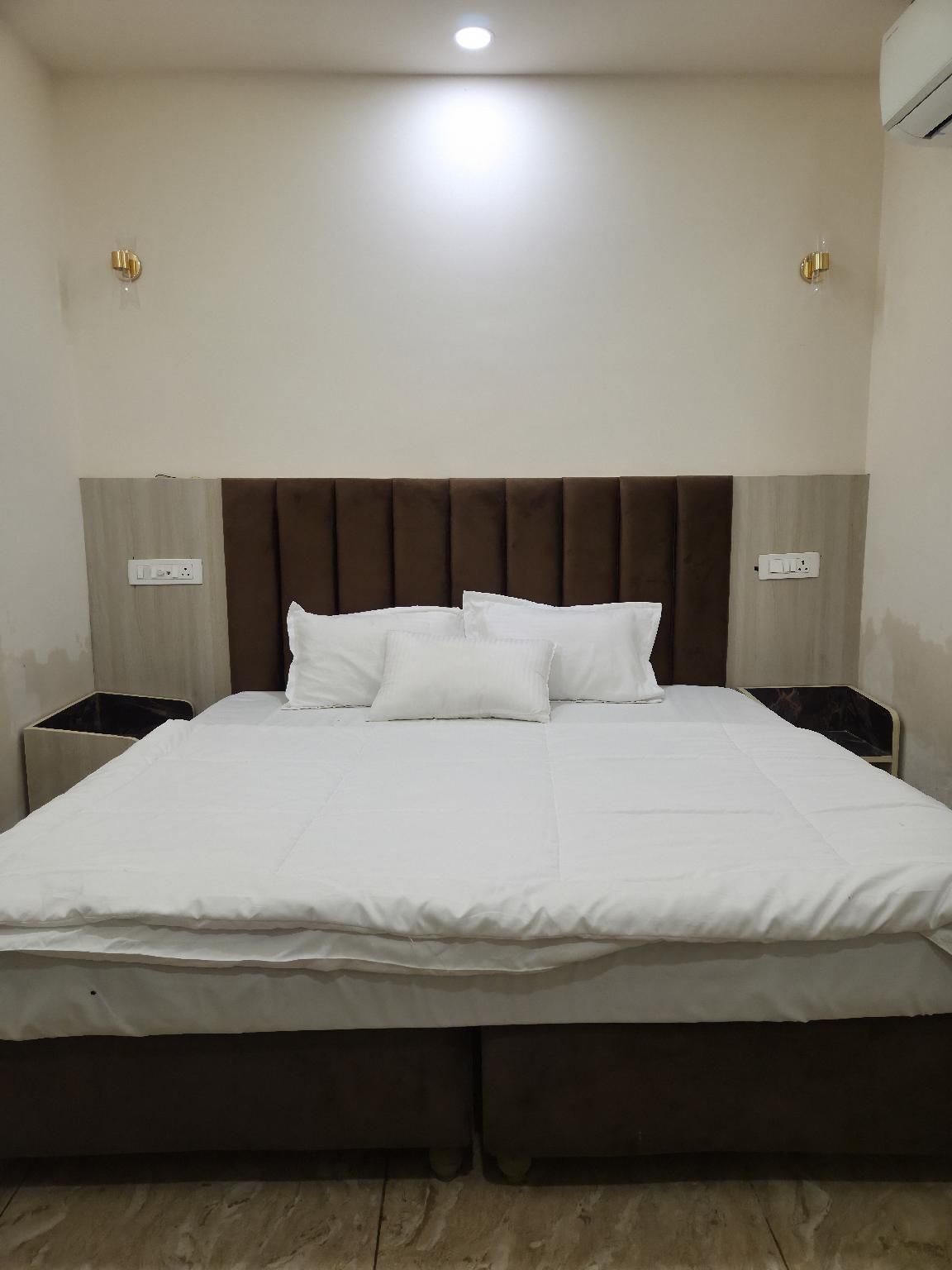 kiwi Inn Hotel Regional Park Indore Standard Room