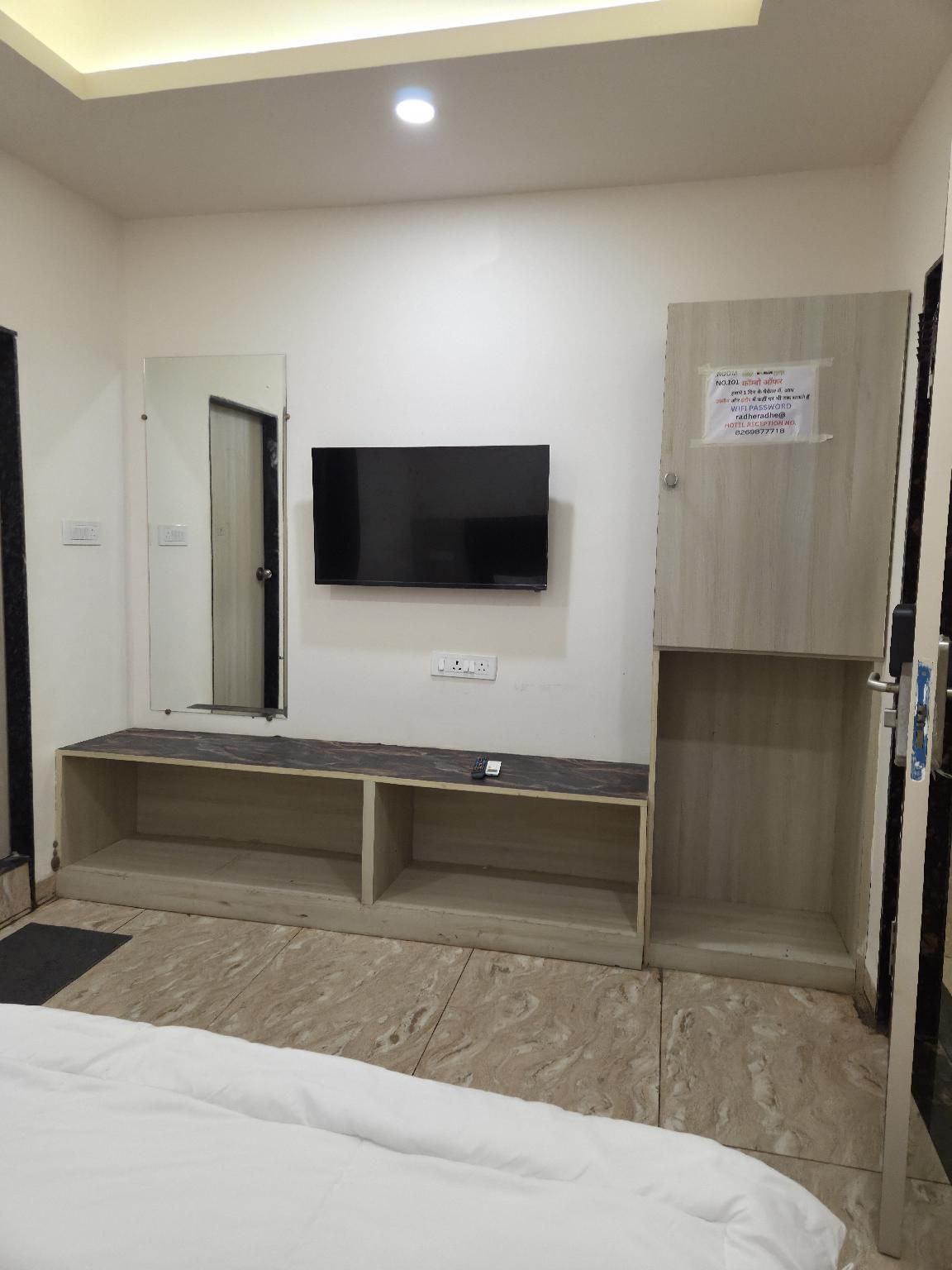 kiwi Inn Hotel Regional Park Indore Standard Room 2