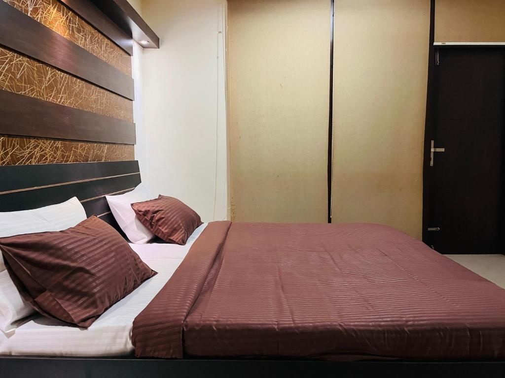 Deluxe Air Conditioning Room