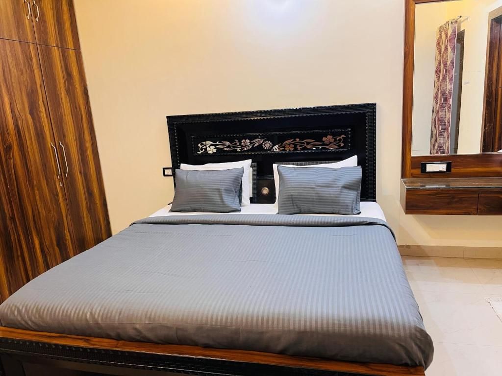 Hotel Wisdom Homestay Agra Deluxe Air Conditioning Room 4
