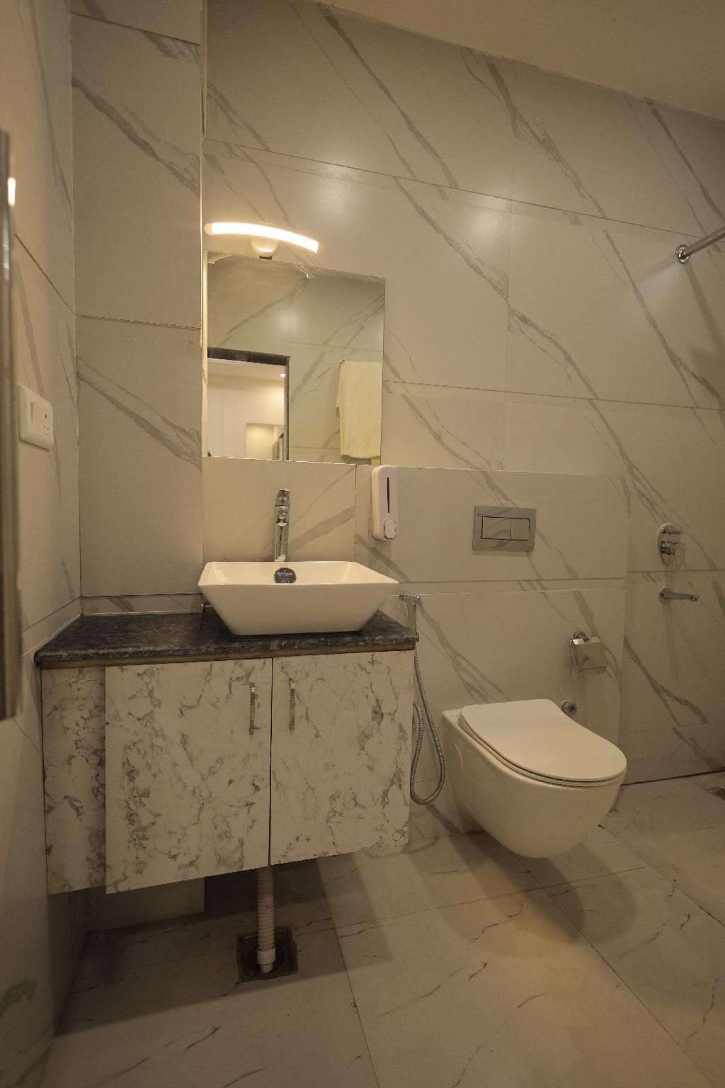 HOTEL CRESTA INN Deluxe Room 3