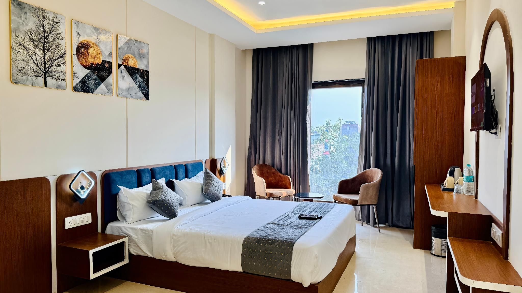 Hotel Mantri Ji Executive 2