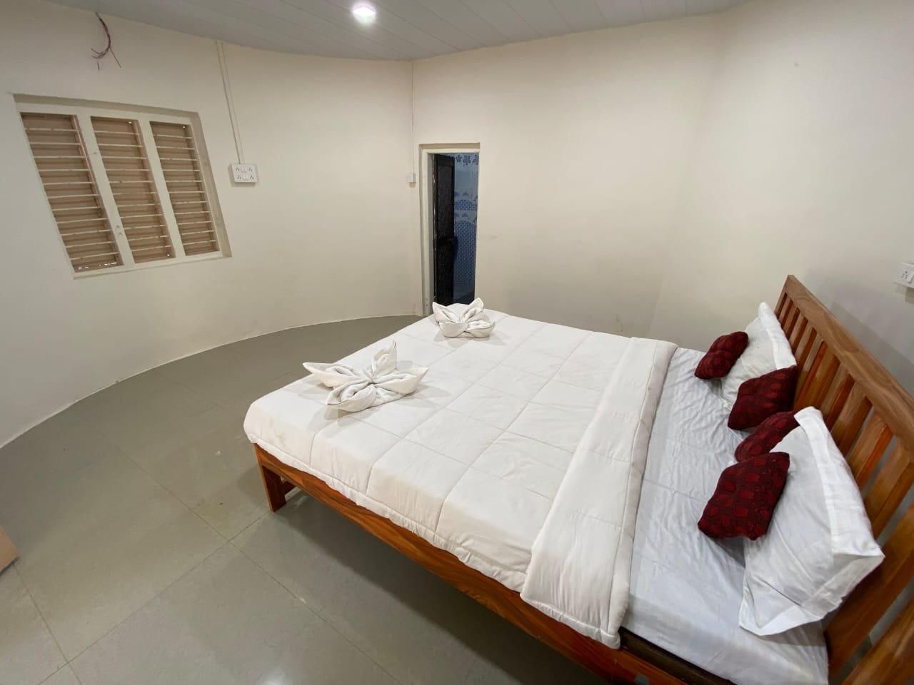 Radhe Farm (200mtr from Devaliya Park) Deluxe Room 3