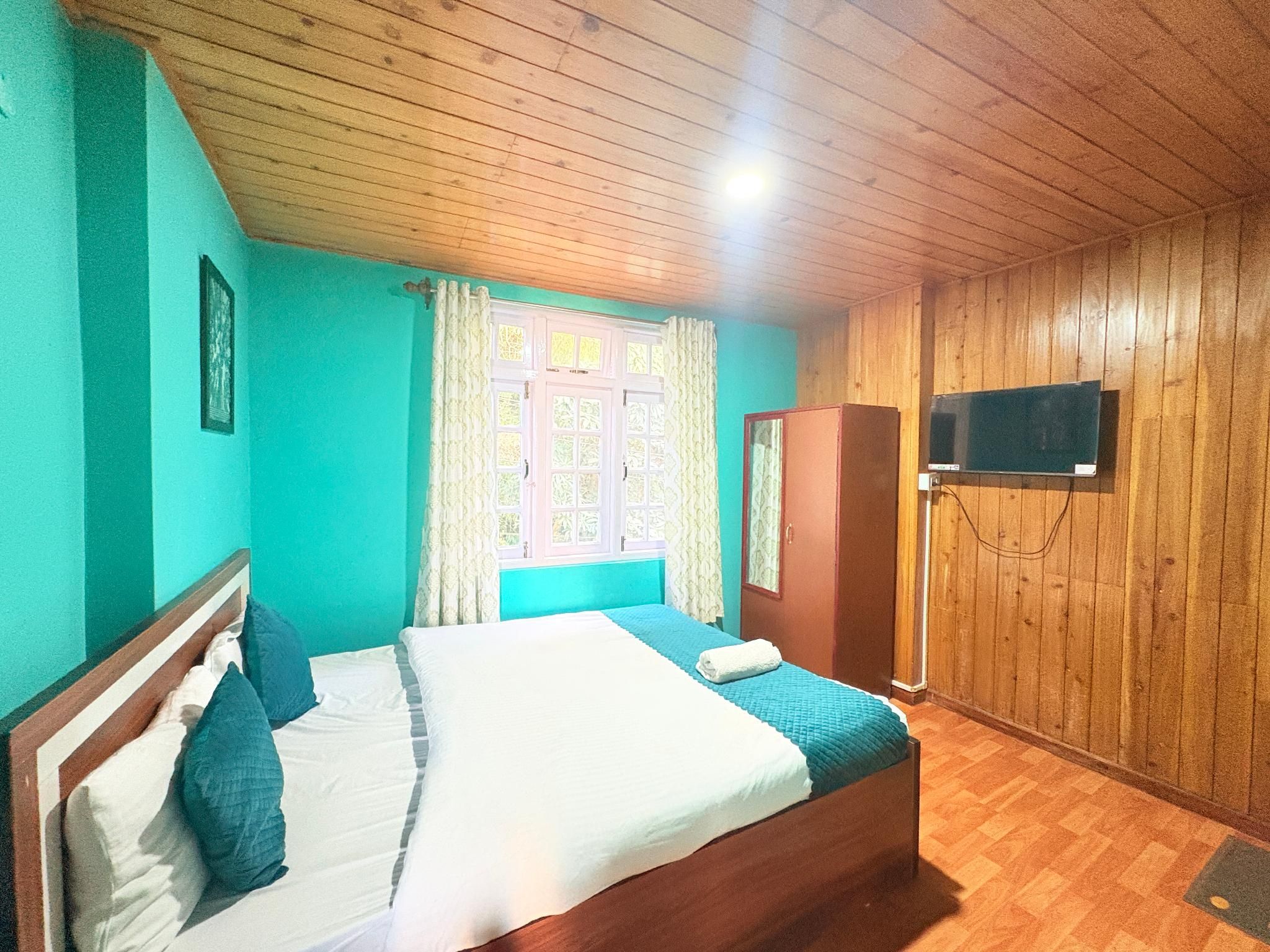 Deluxe Double Bed Room Only