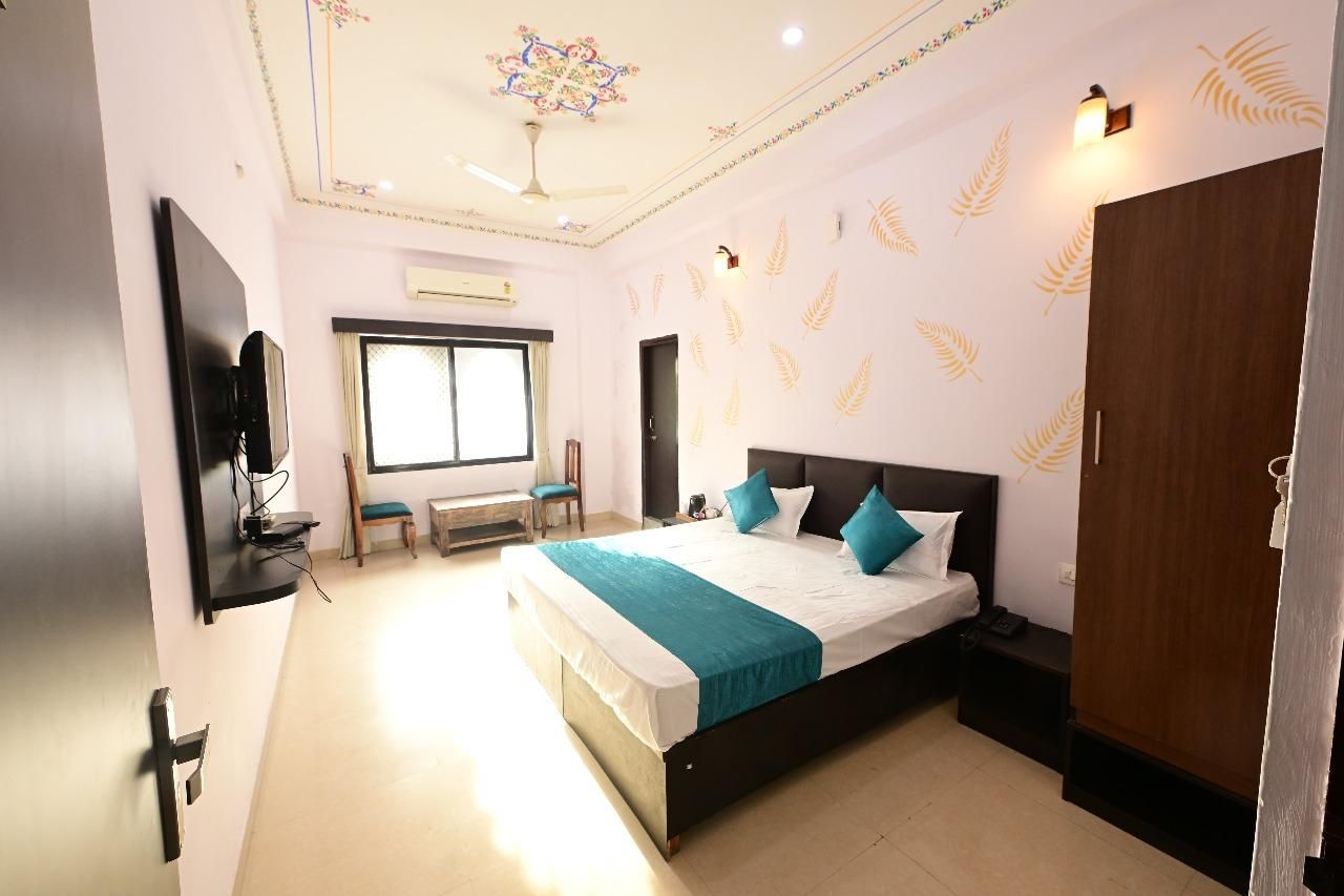 Inda Haveli with Swimming Pool Delux Double Room with Balcony 2