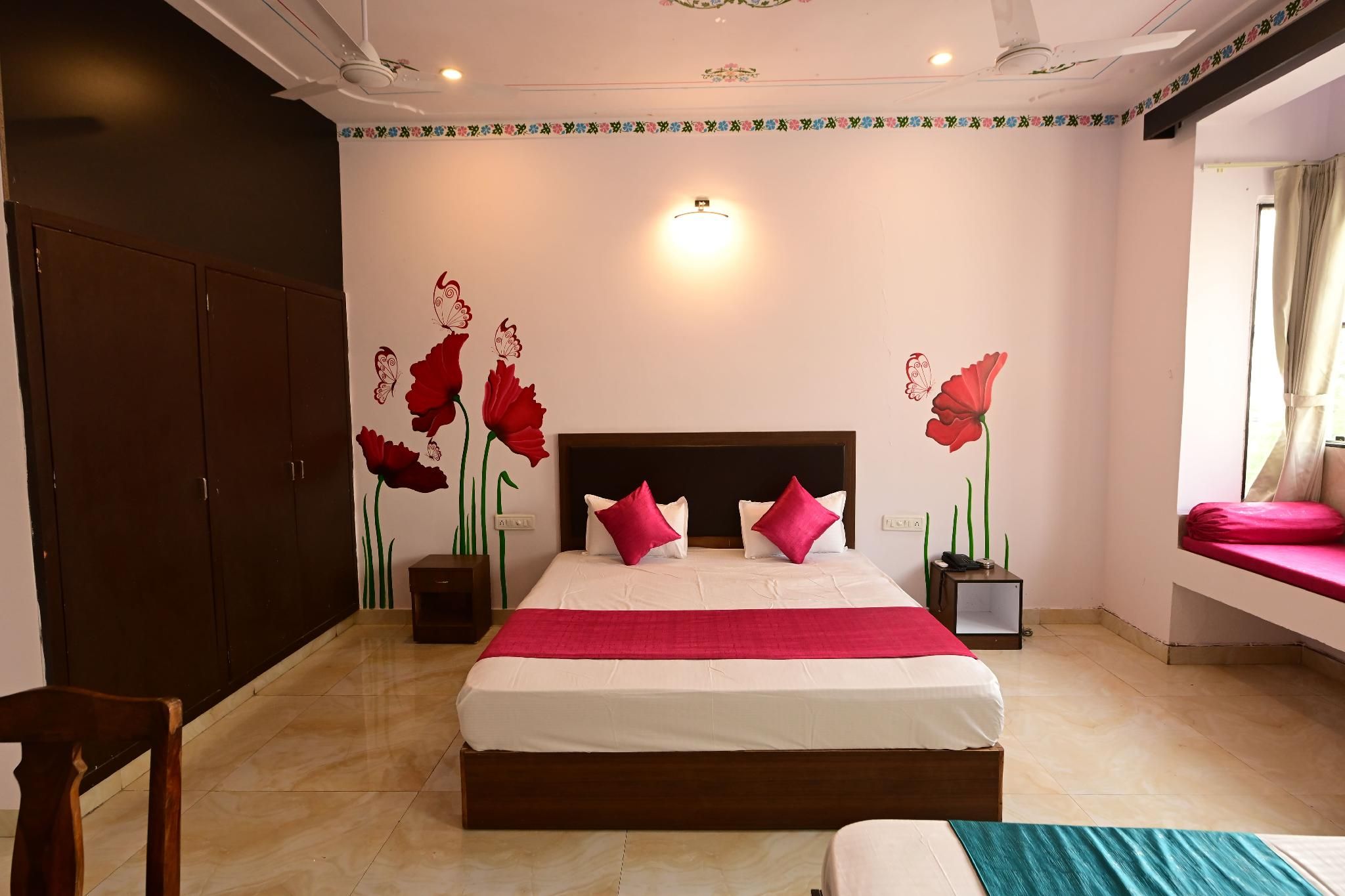 Inda Haveli with Swimming Pool Premium Family Room 2