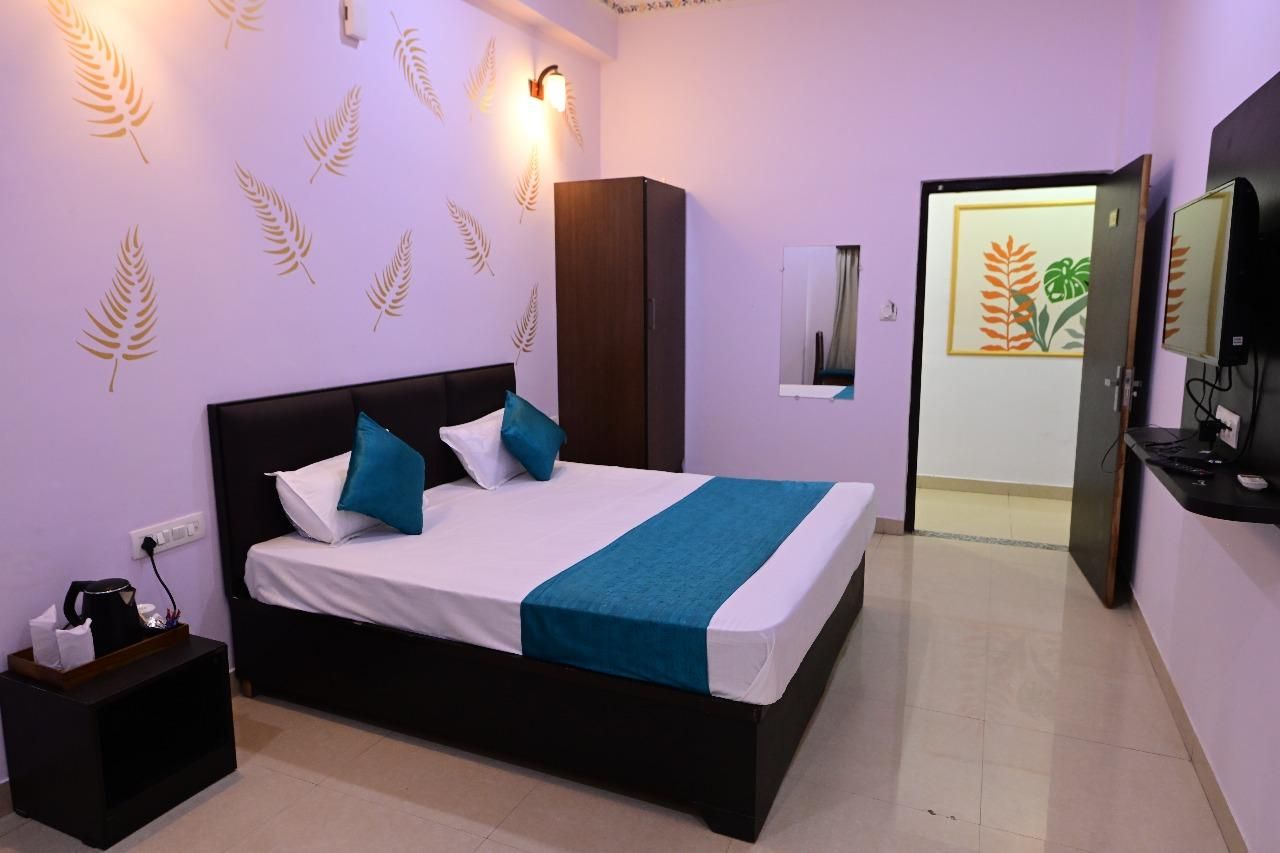 Inda Haveli with Swimming Pool Delux Double Room with Balcony