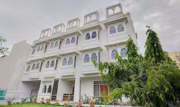 Inda Haveli with Swimming Pool