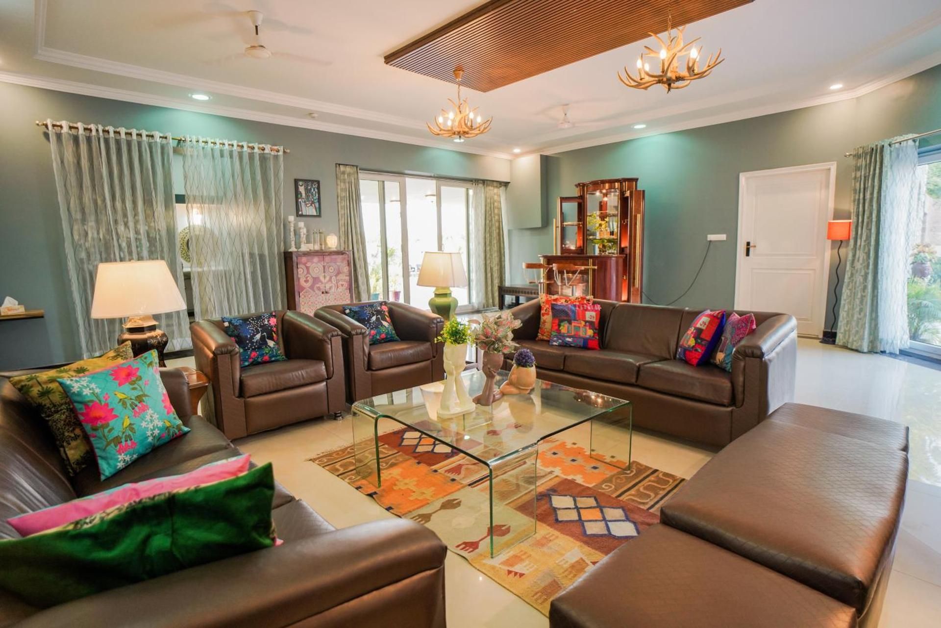 Shared lounge/TV area