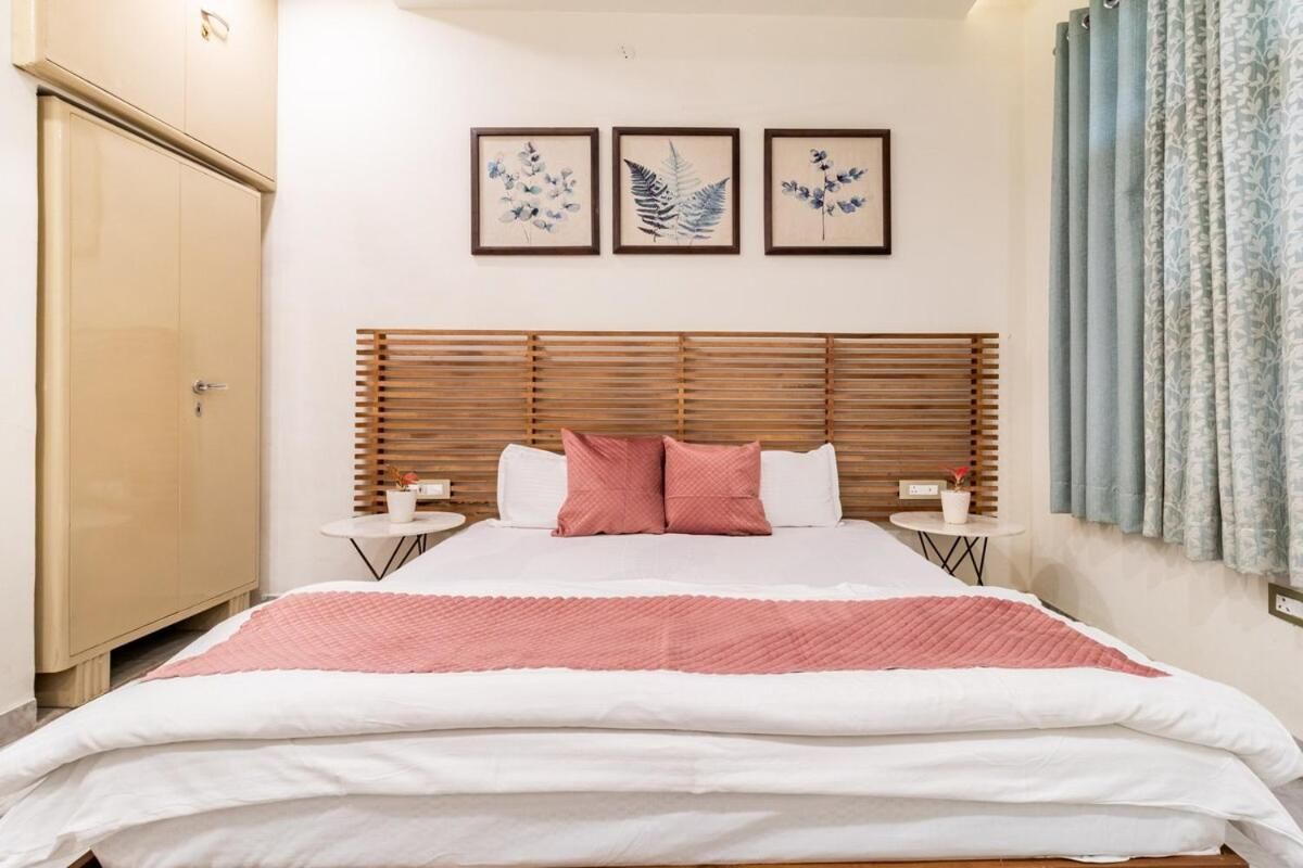 Stylish & Cozy Retreat w/ Jacuzzi | Vaishali Nagar Apartment 2