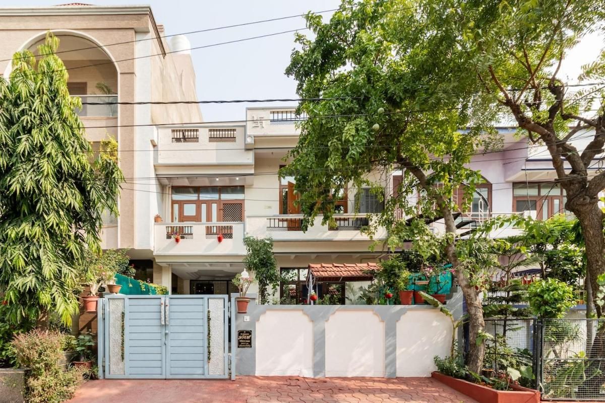 Stylish & Cozy Retreat w/ Jacuzzi | Vaishali Nagar