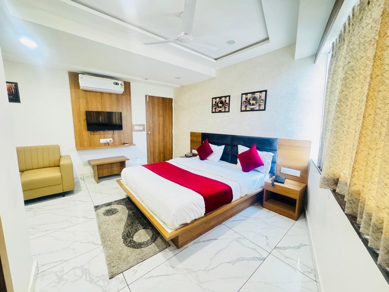 HOTEL LONGSTAY Deluxe - 1 King Bed
