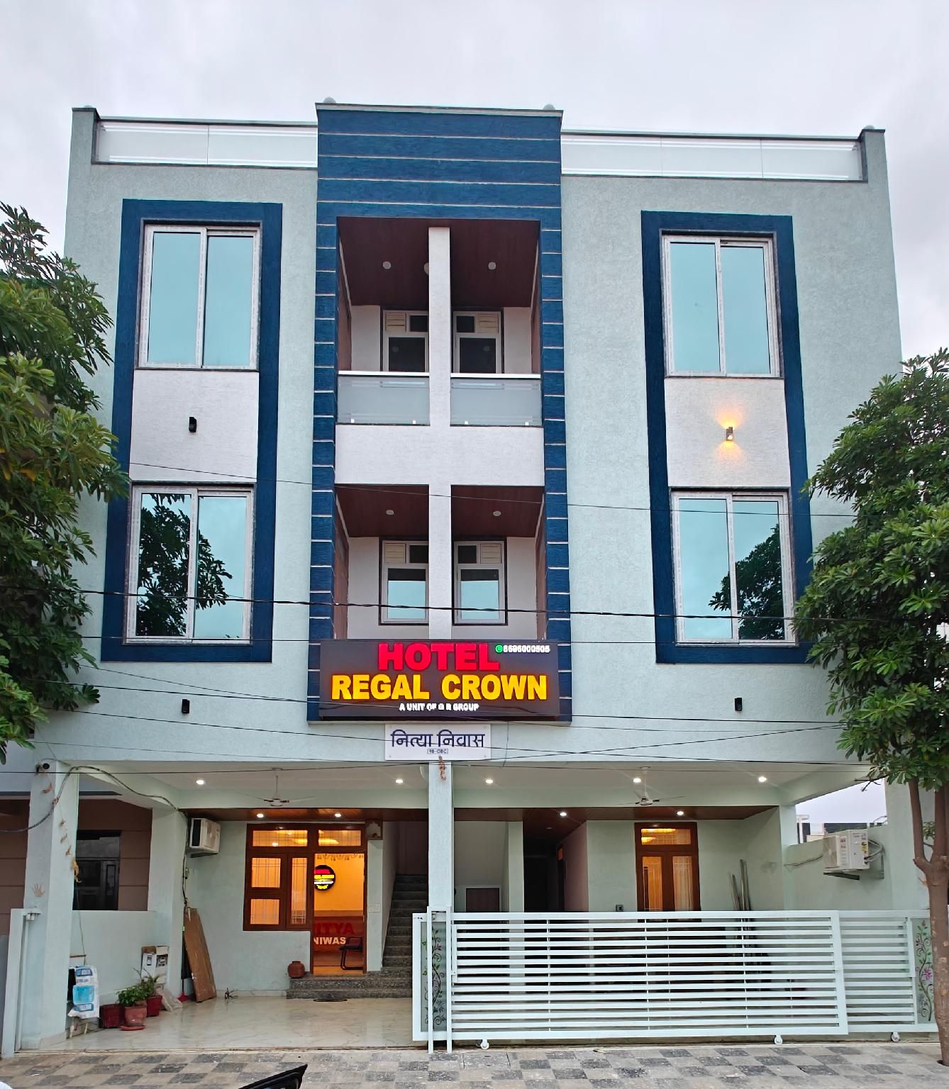 Hotel Regal Crown