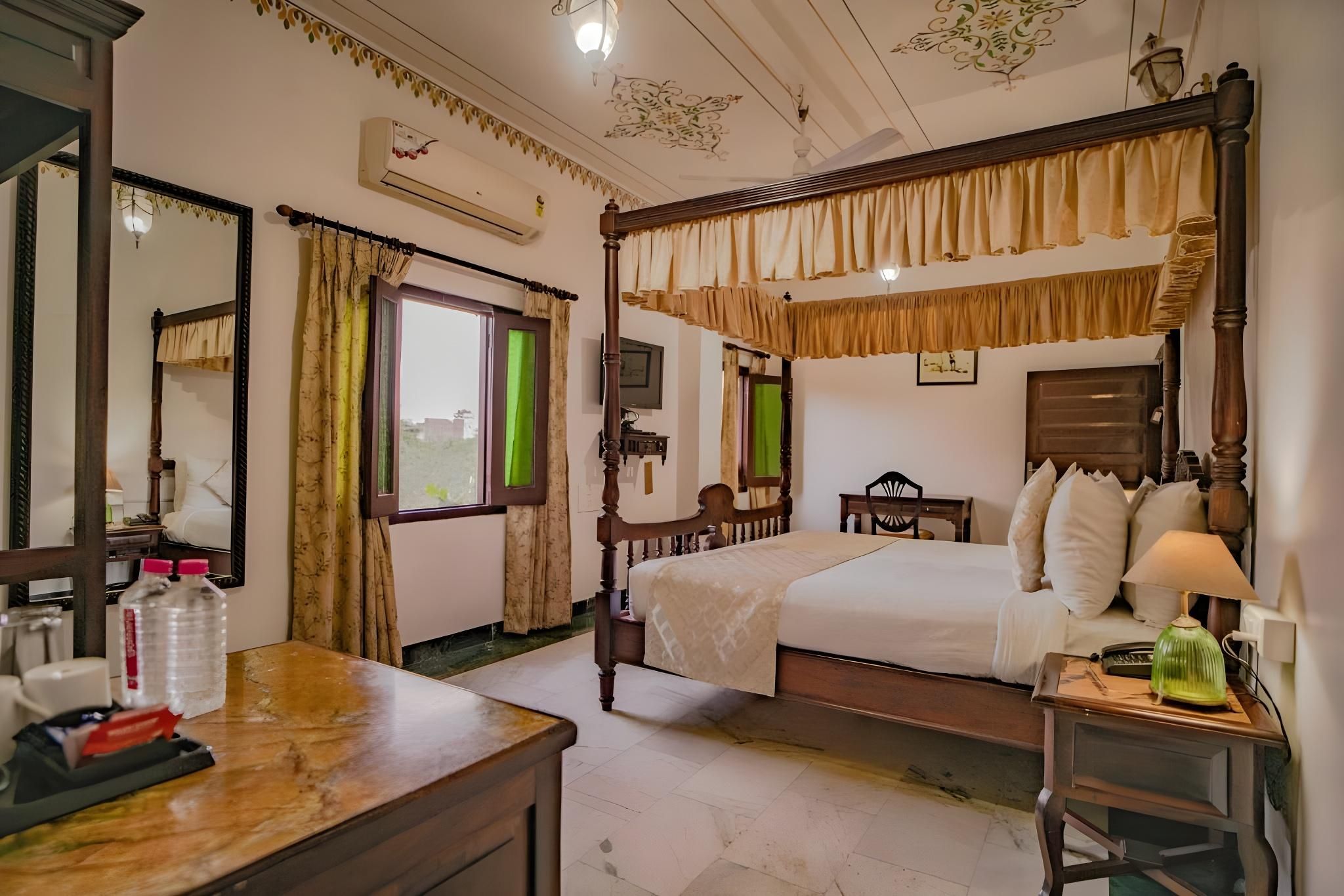 The Lavitra Lakeview Hotel Heritage Deluxe Room