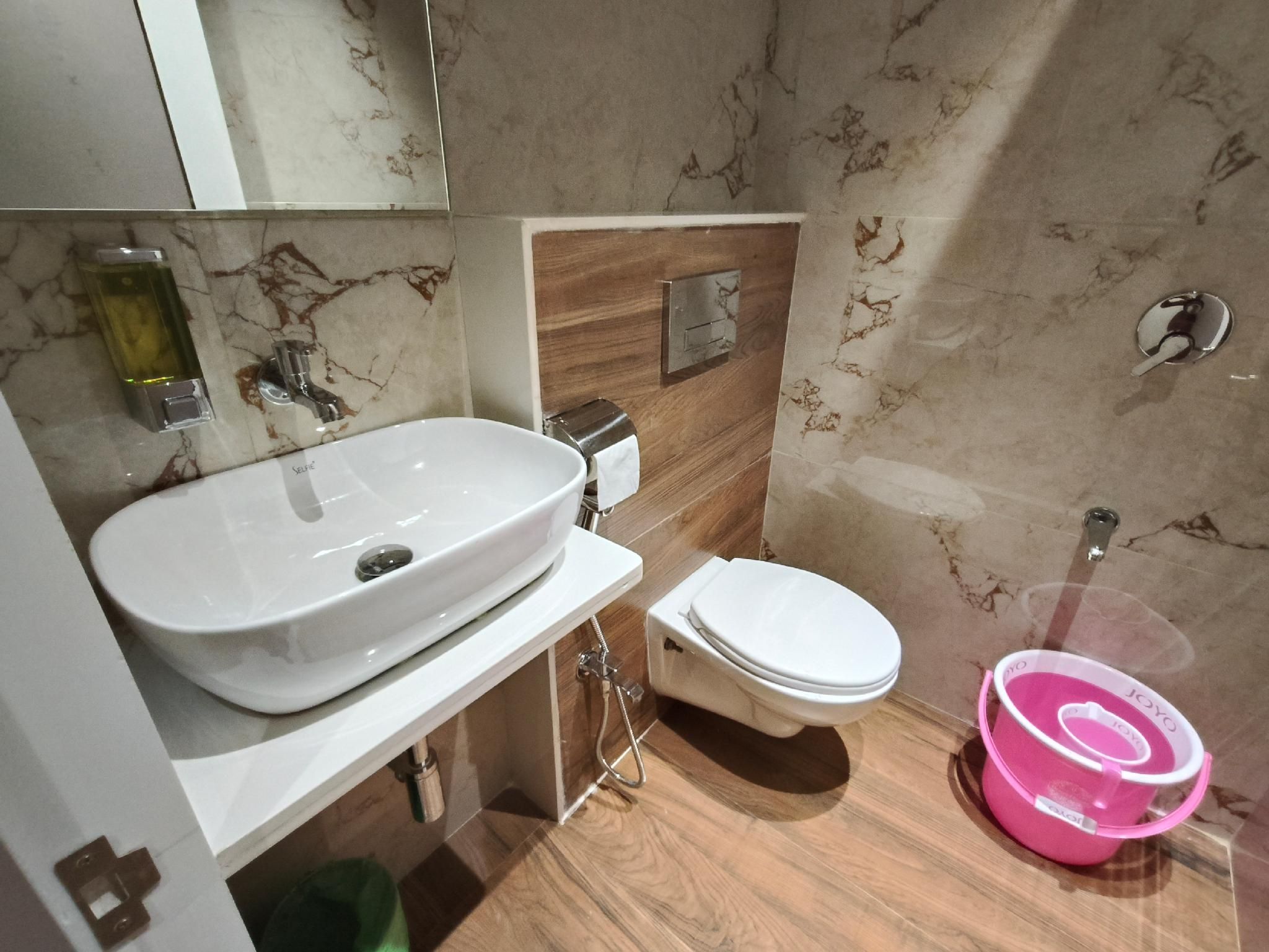 Melody Boutique Hotel Thane Deluxe AC Room 3