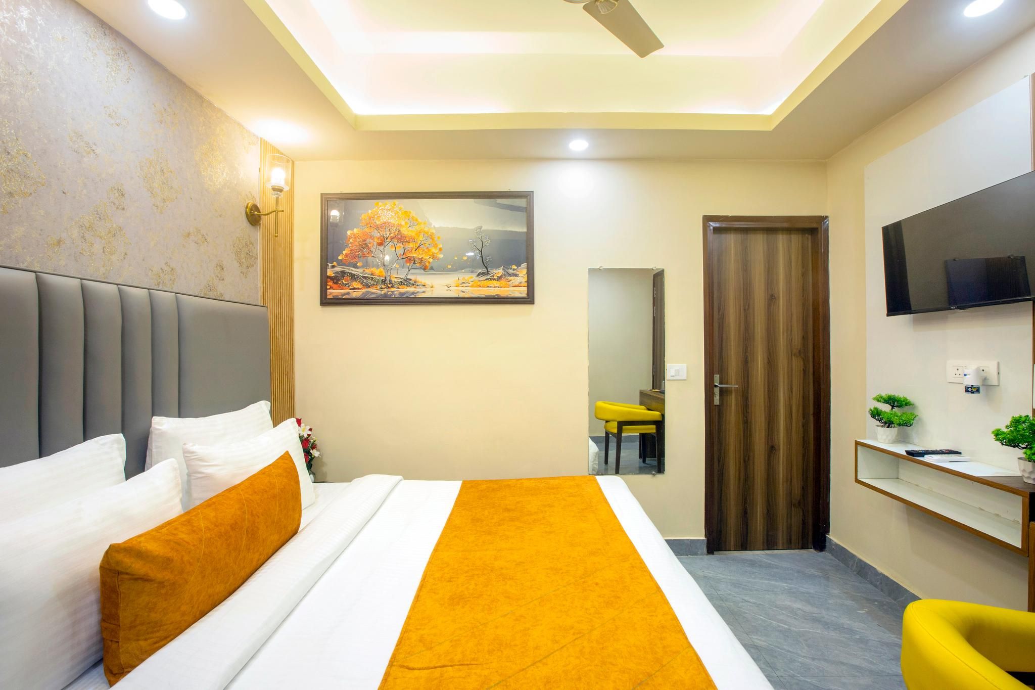 Mehak Palace Deluxe Room 2