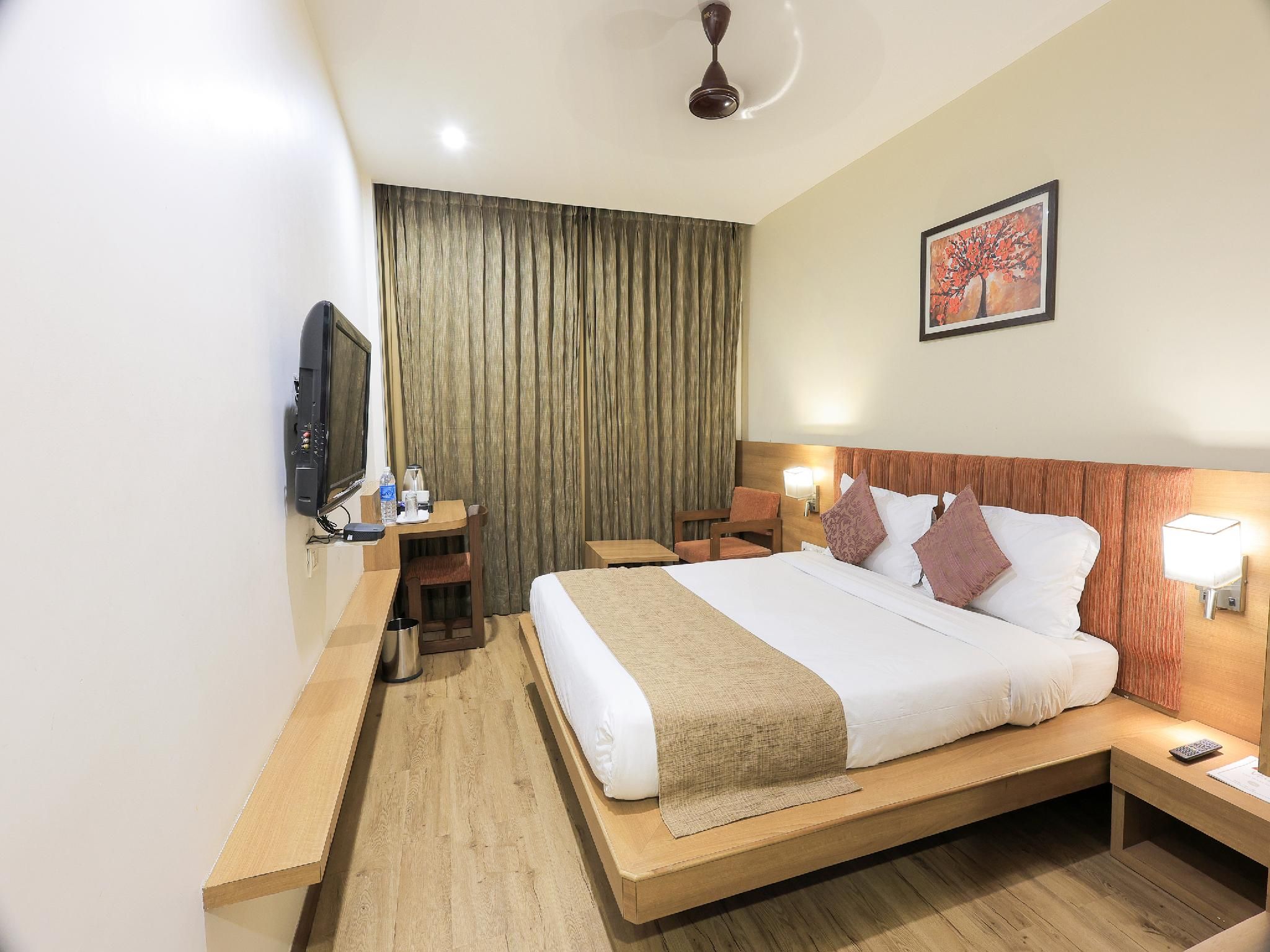 Palette Hotel Surya by CheckIn Vadodara Classic Double or Twin 2