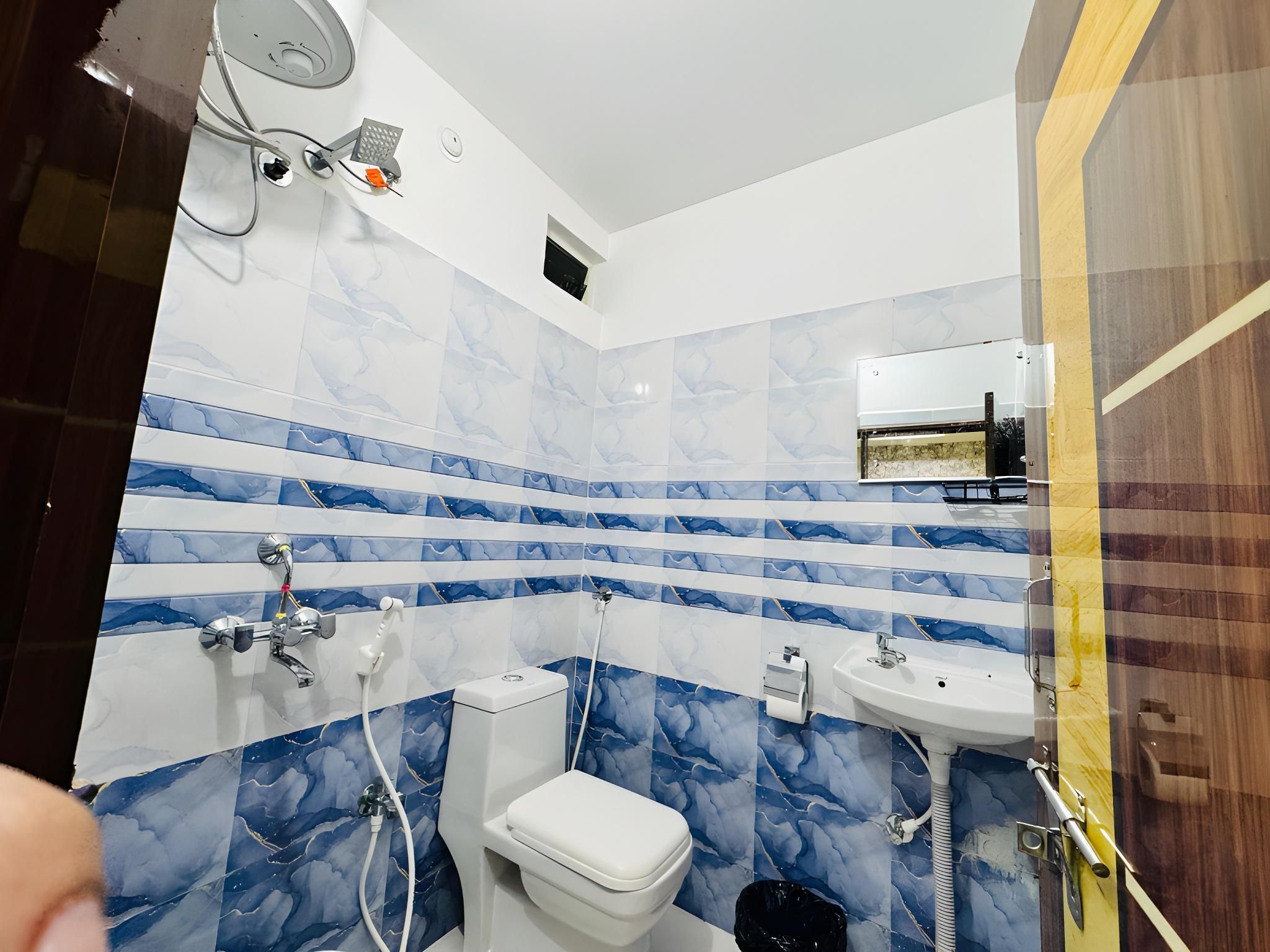 Deluxe Non- Air Conditioning Room