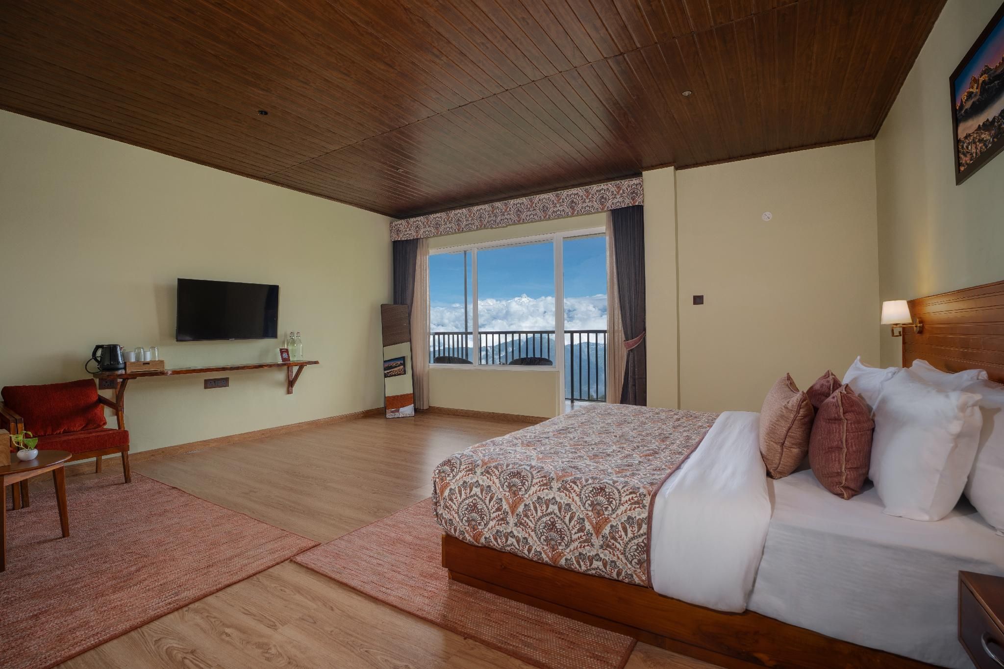 Junior Suite with Balcony