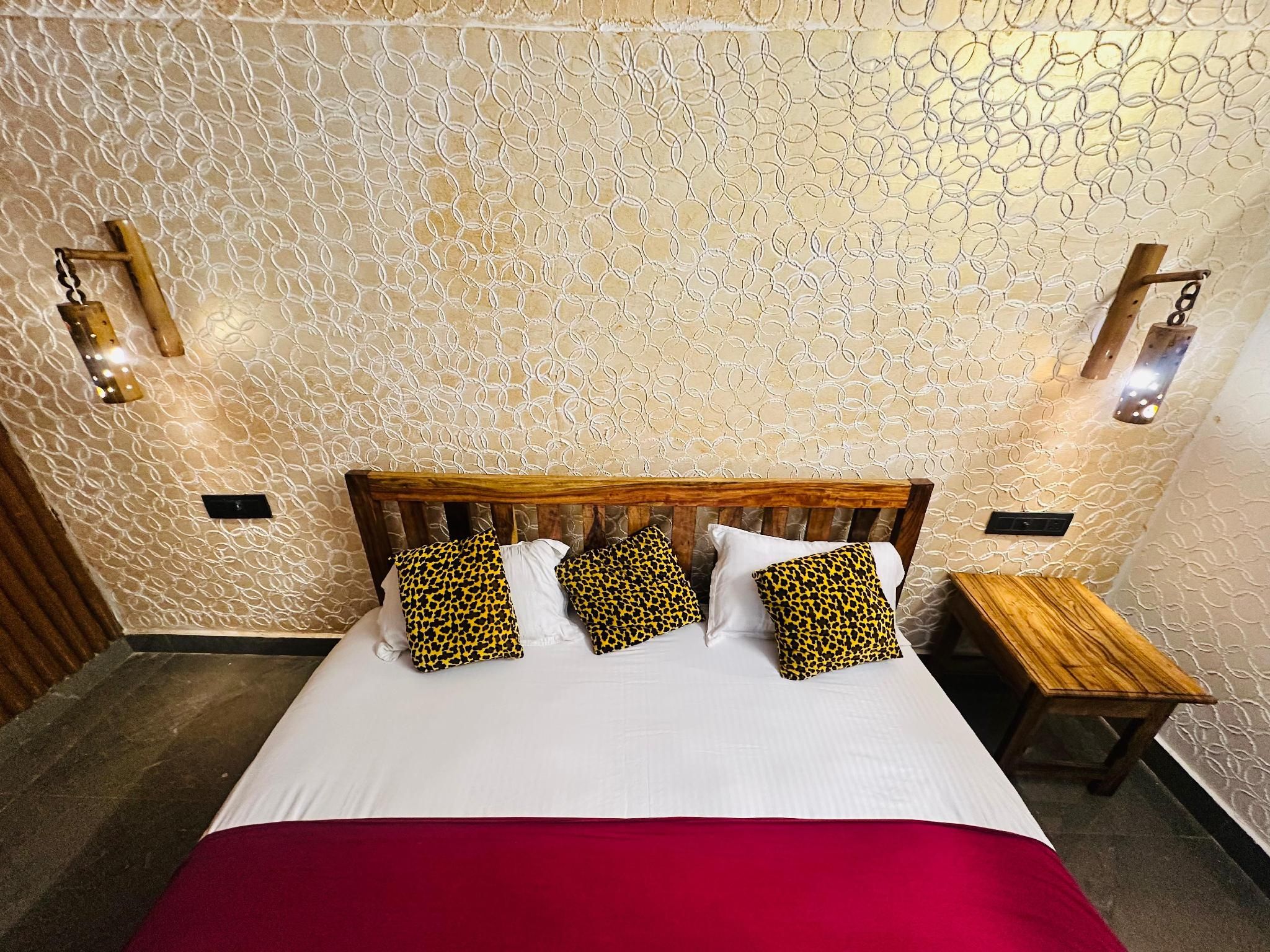 HOTEL MUKKI KANHA NATIONAL PARK  Deluxe