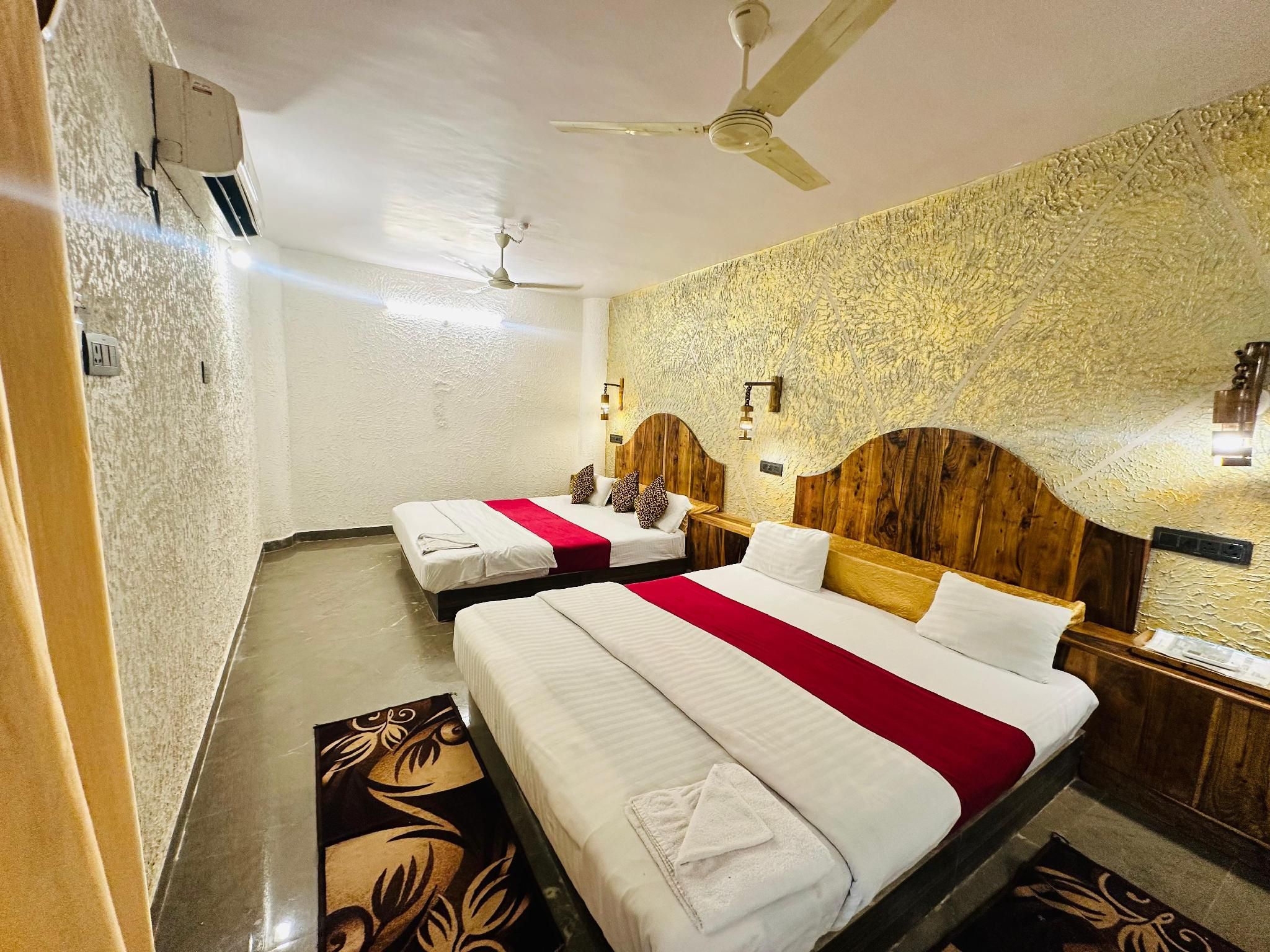 HOTEL MUKKI KANHA NATIONAL PARK  Family Room 2