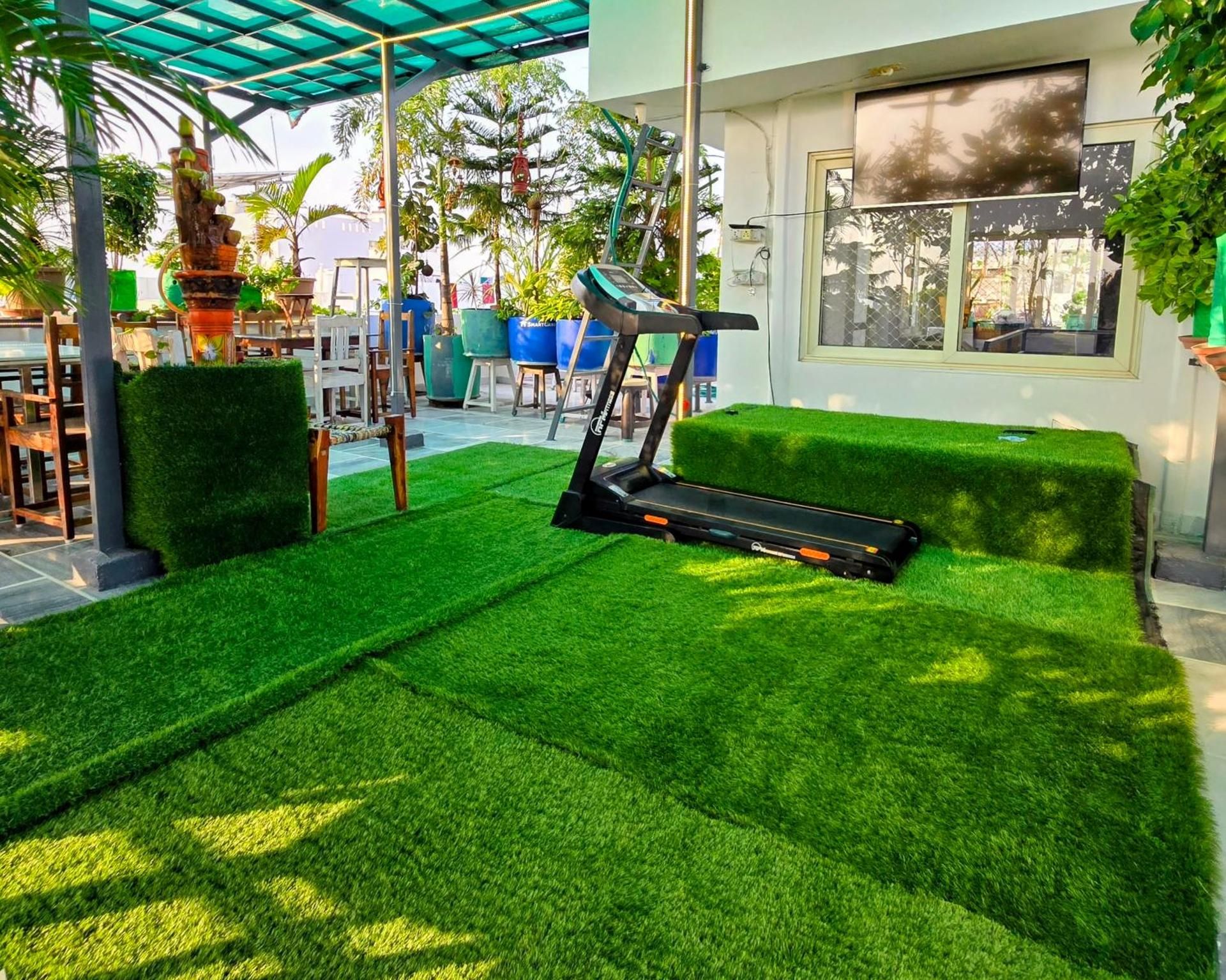 Shared lounge/TV area