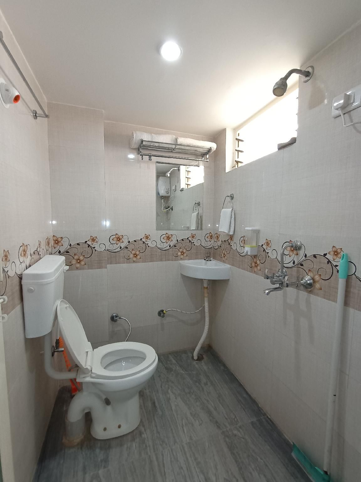 CHOUDHARY WHITE HOUSE Udaipur Two Bedroom Villa 5