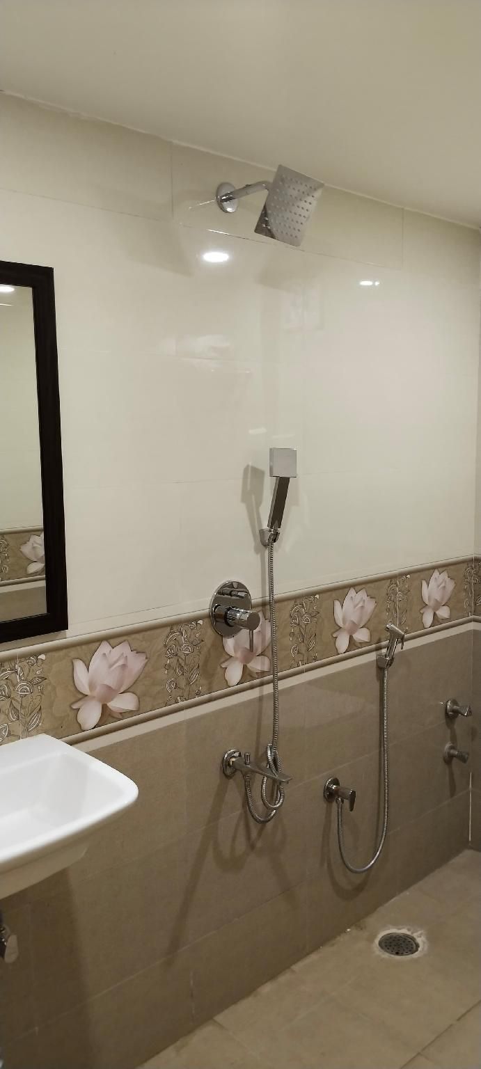 Eastin De Royale Superior 2