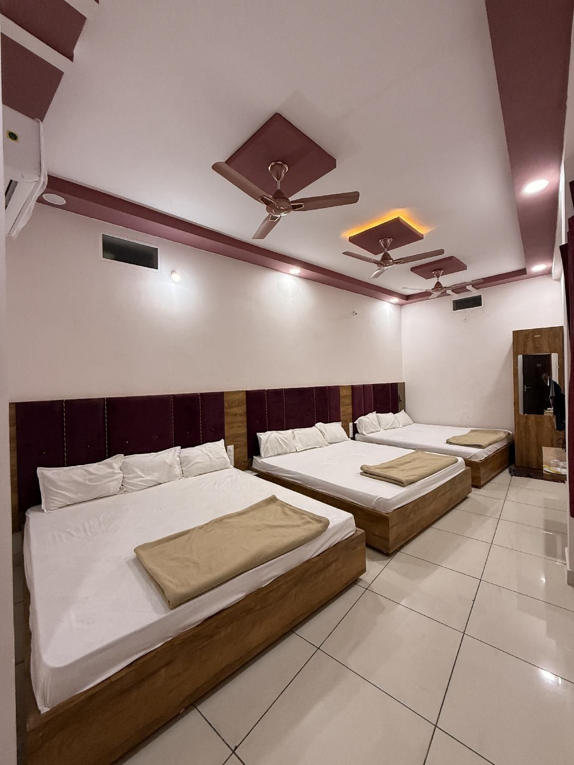 Hotel Koti Tirth Family Studio 2