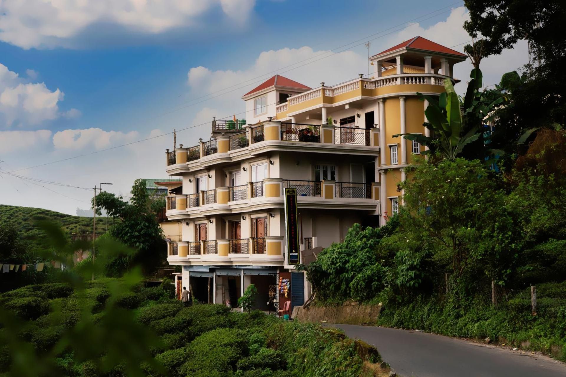 Traditional Hotel & Restaurant