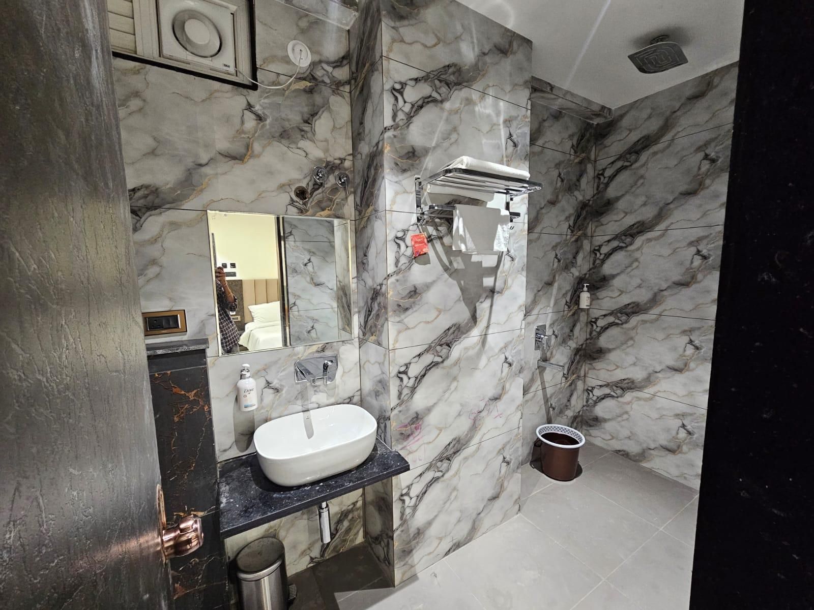 Travinities Hotel Shree Ji Palace Executive Room 3