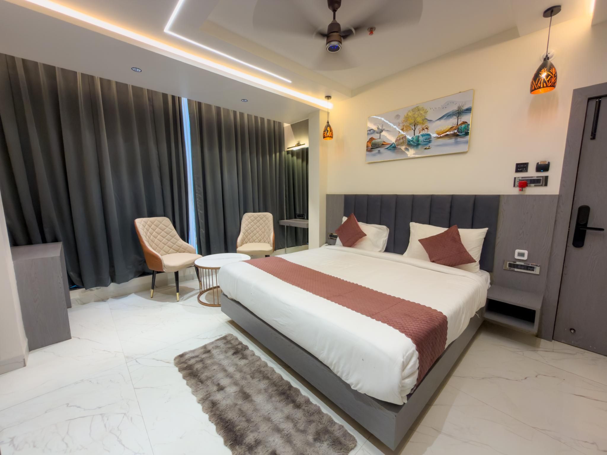 Travinities Hotel Shree Ji Palace Premium Room with Balcony 2