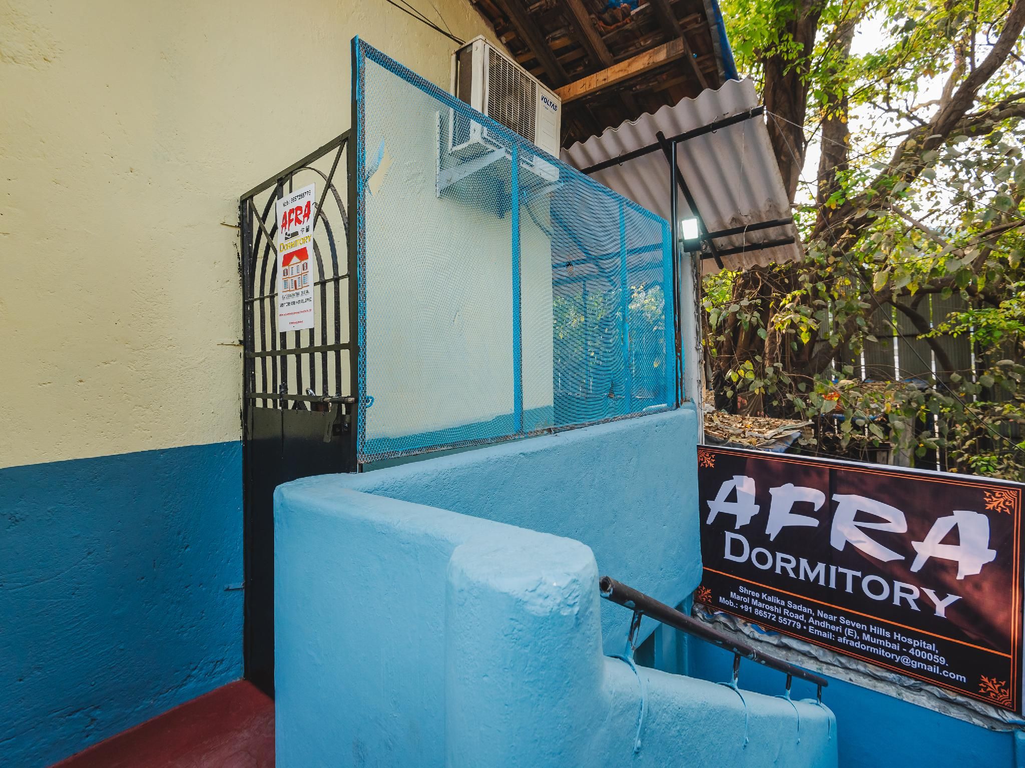 Hangout Dormitory  Male & Female