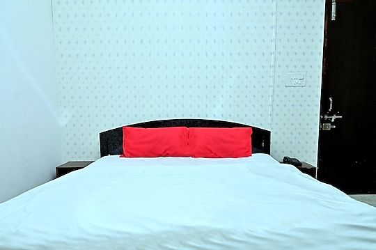 Hotel Kanishka Residency Single Room