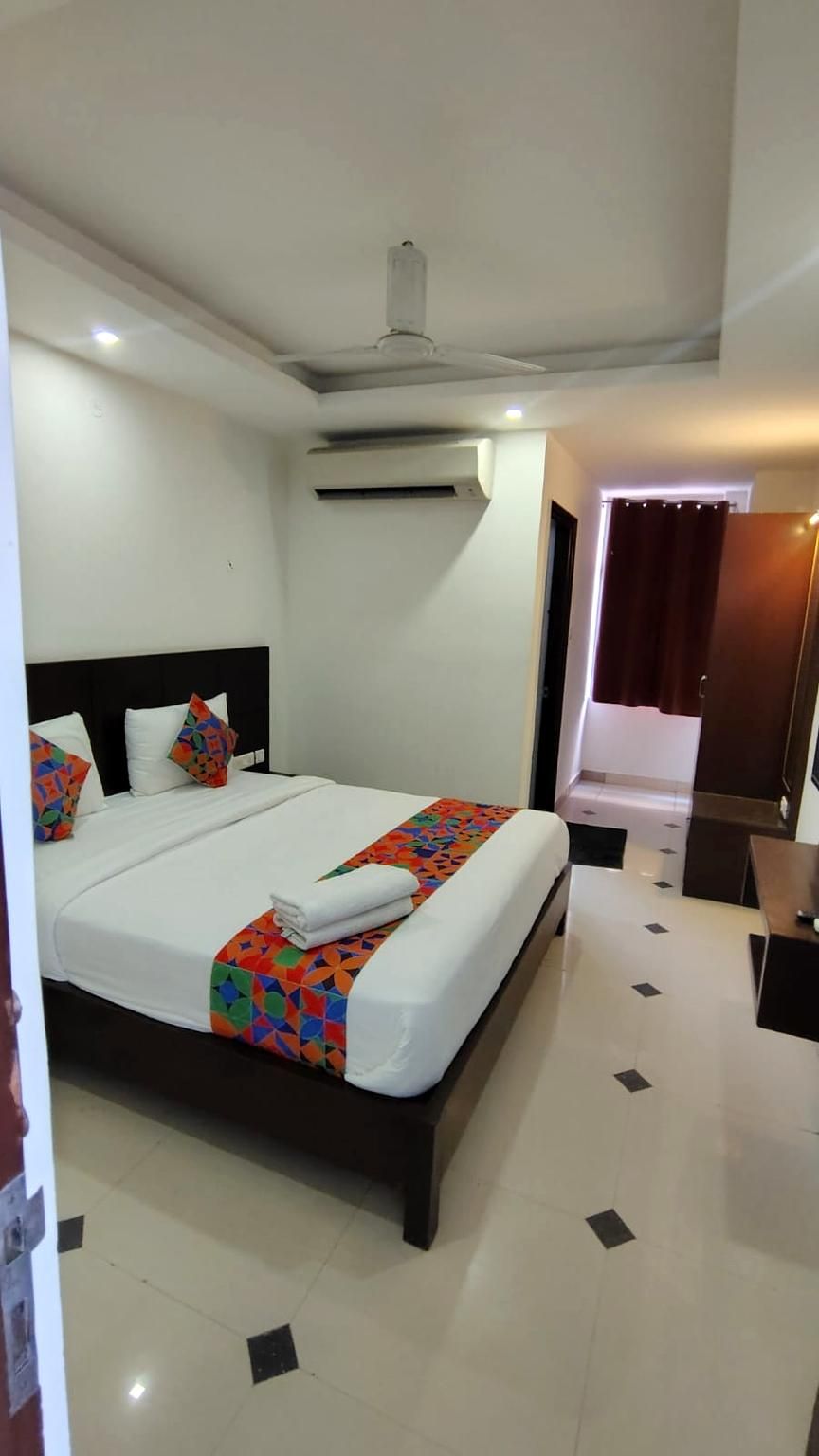 Tipsyy Heritage Heights Deluxe Double Room 2