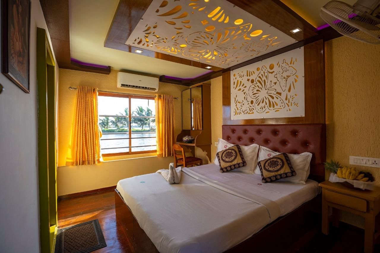 Kerala Nature Houseboat by Coco Floatel Deluxe AC Room