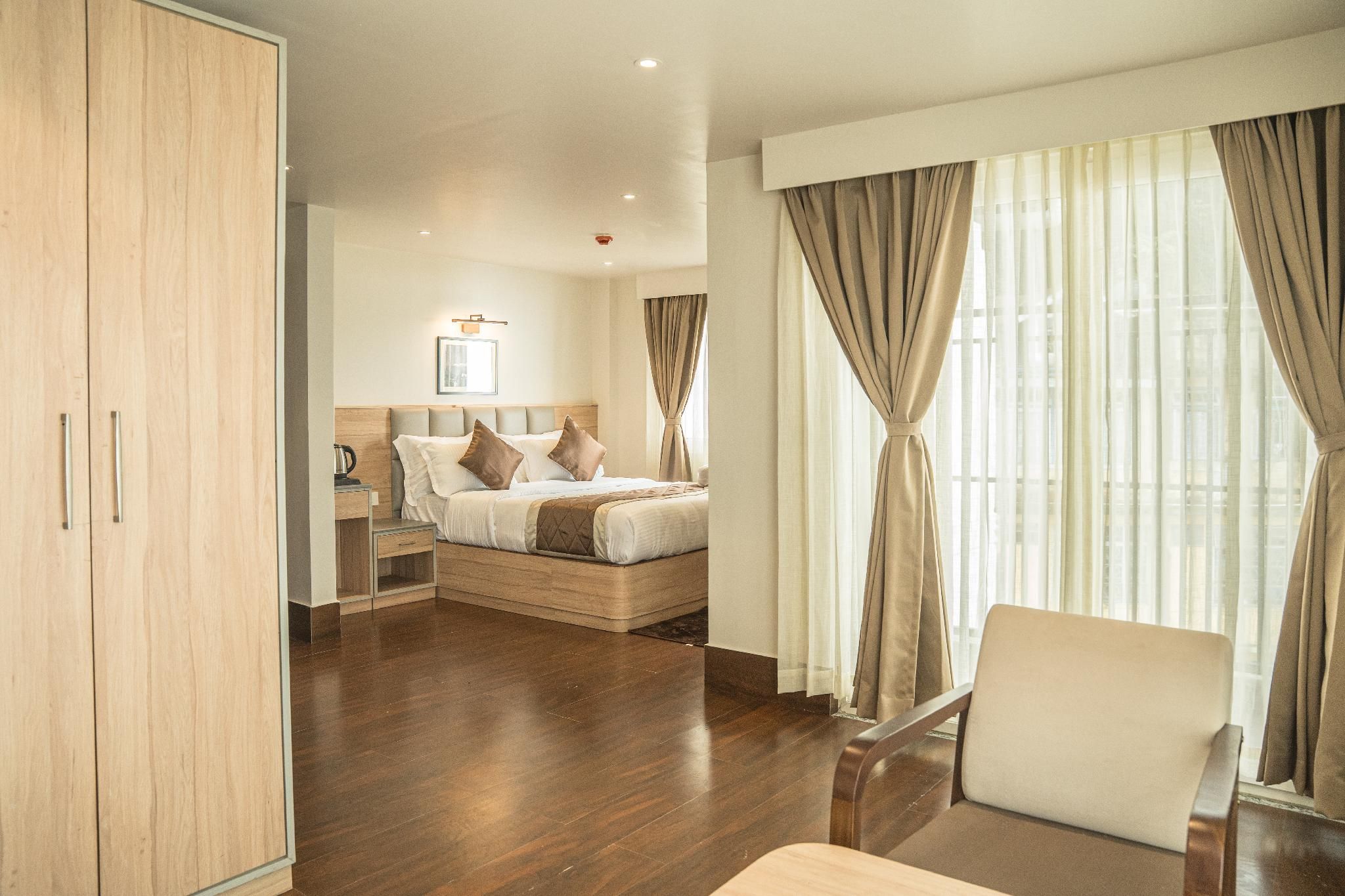 Super Deluxe with Balcony and Valley View