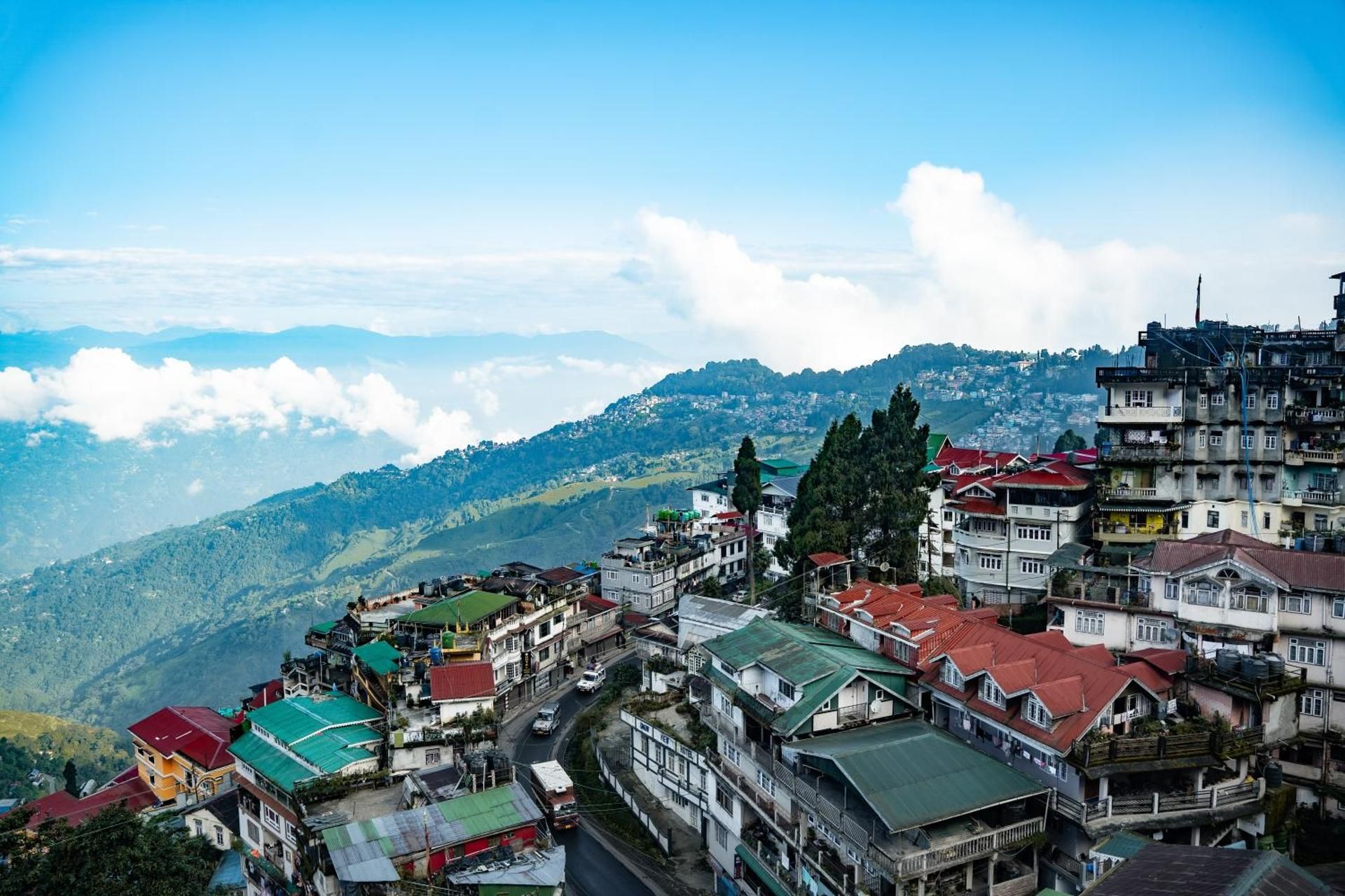 Hotel Arjay Valley, Pure Veg Luxury Hotel