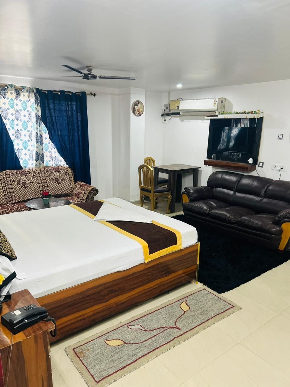 Umbrella Hotel And Banquet Deluxe