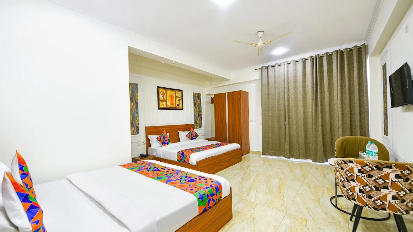 HOTEL GOLDEN PETALS AND BANQUETS Family Room