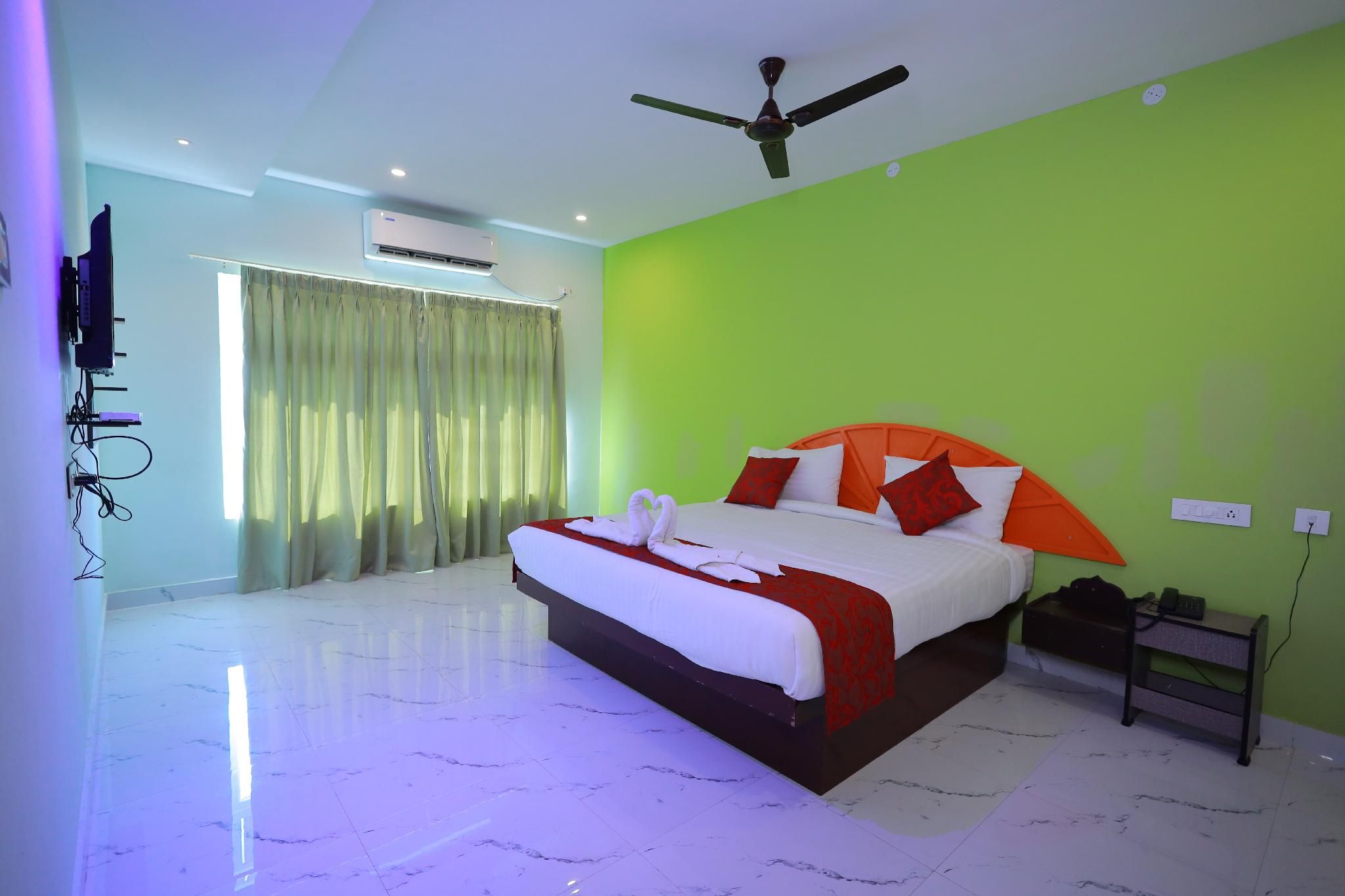 Hotel Rajeswari International Deluxe 3