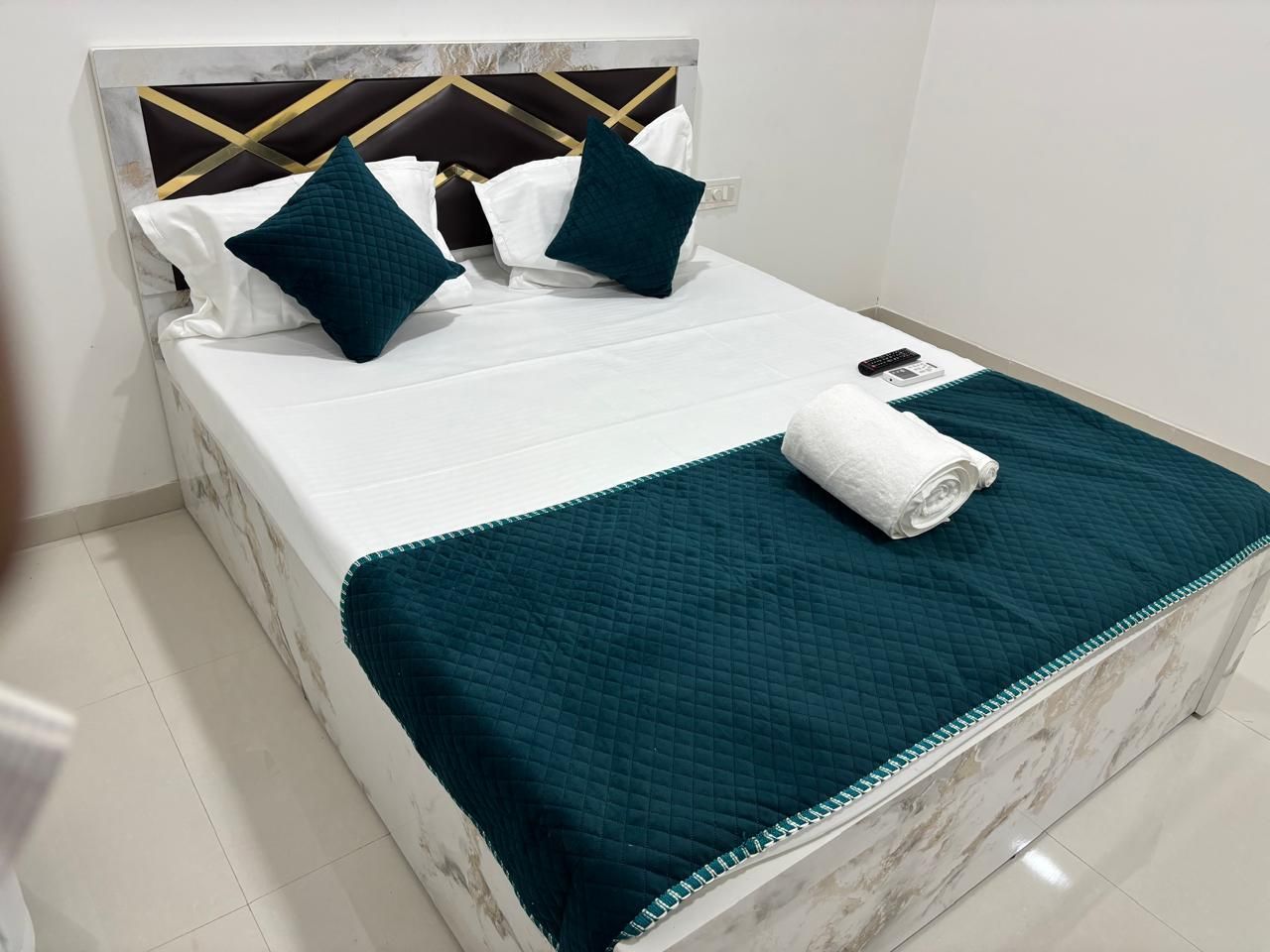 2 Bedroom Deluxe Suite