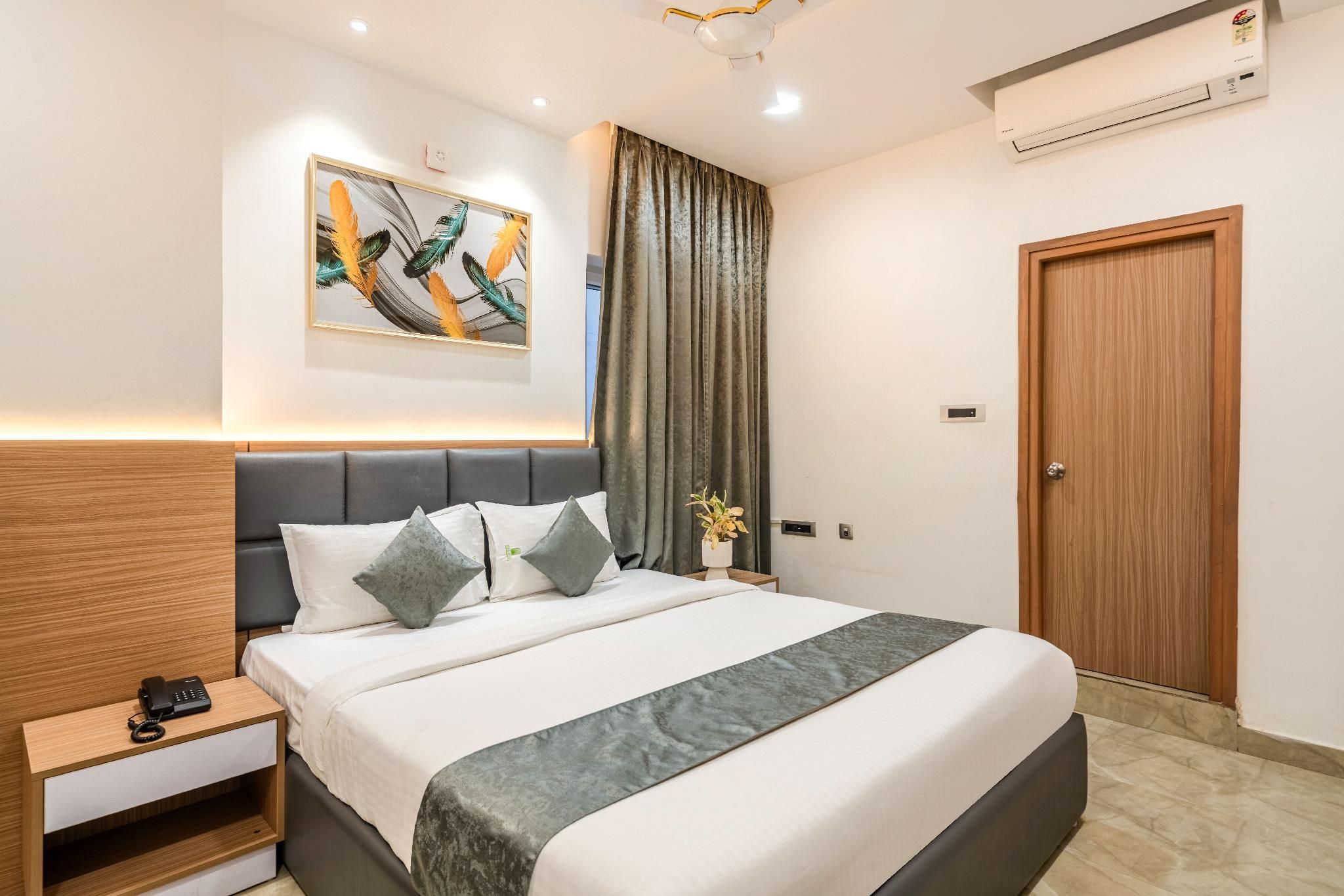 Hacana Millenium Hotel Hitec City Business Room 2