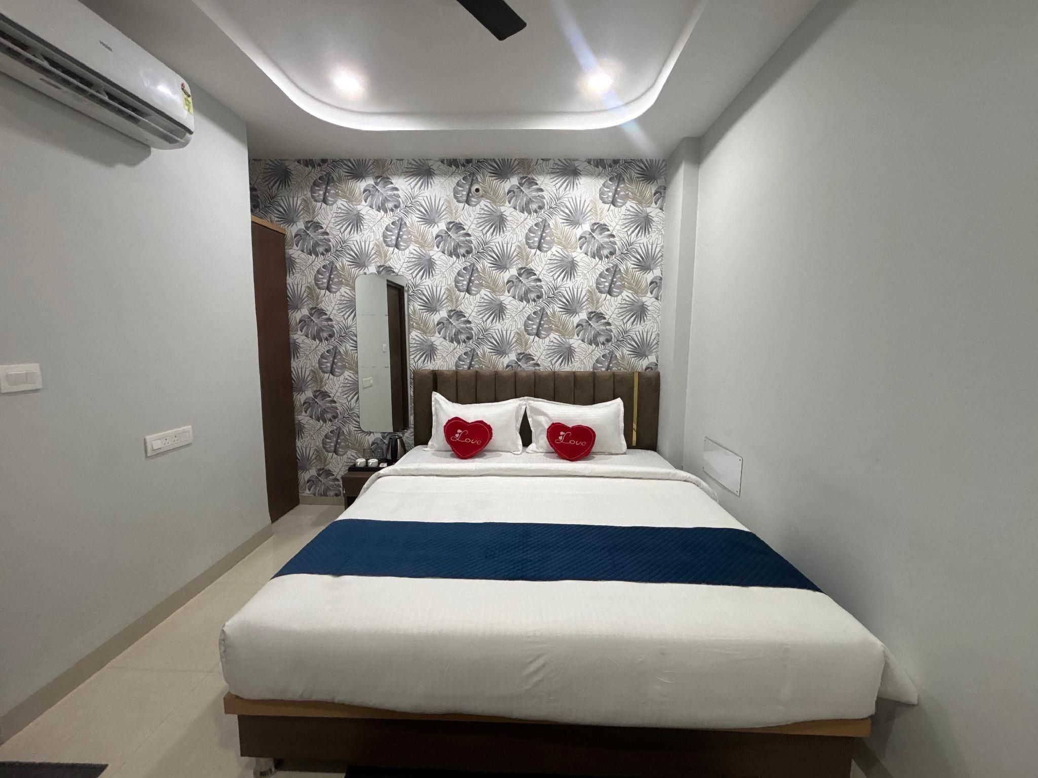 The Mayfair Hotel Executive Room 2