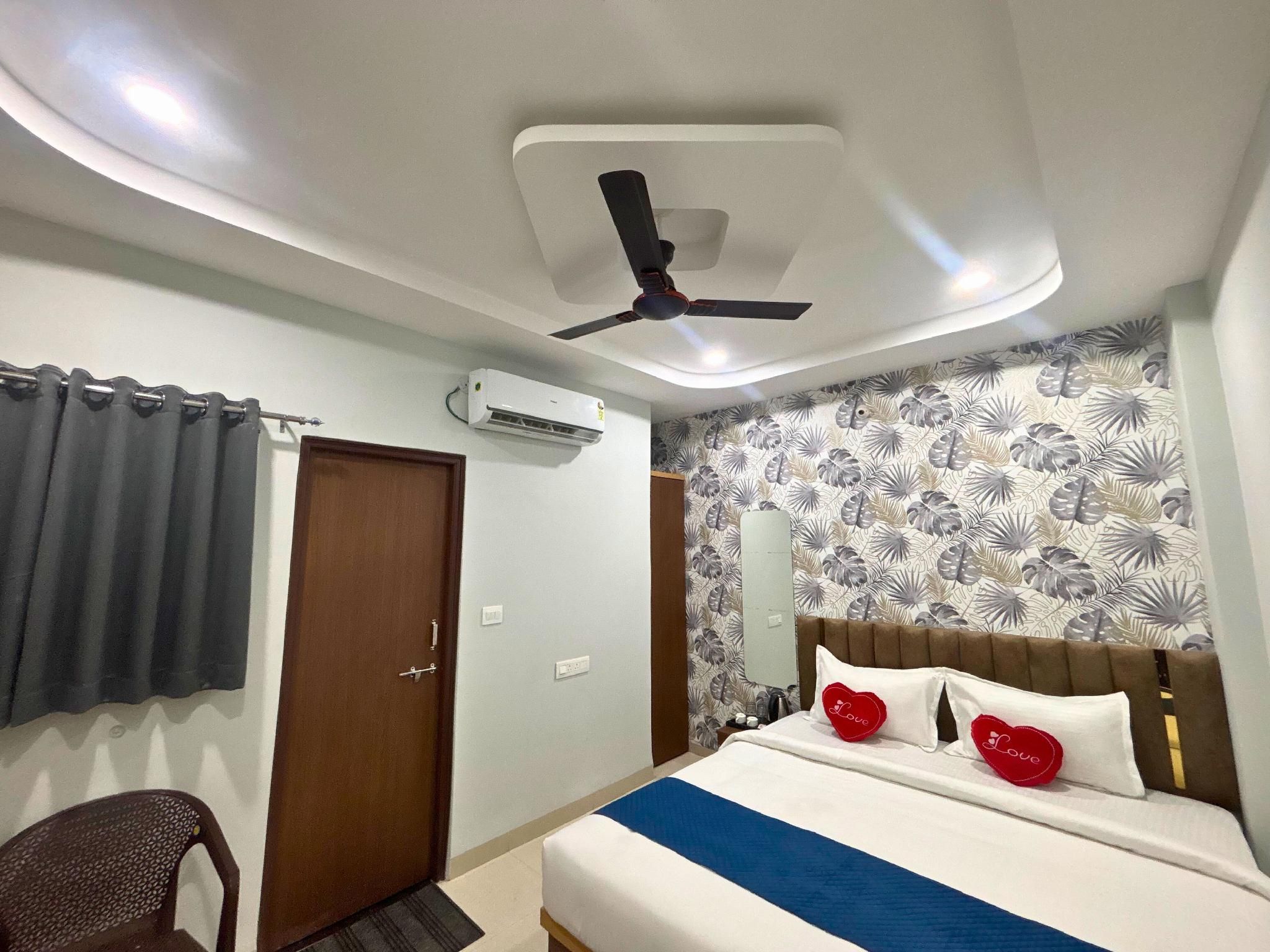 The Mayfair Hotel Executive Room