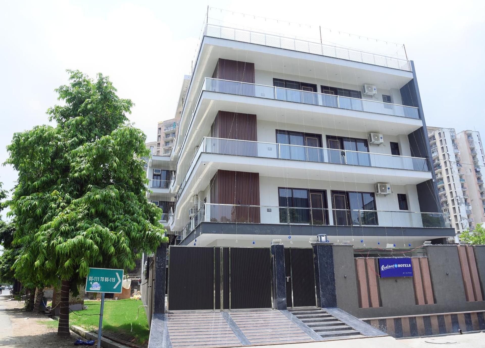 Radiant Blu Hotels Sec-70